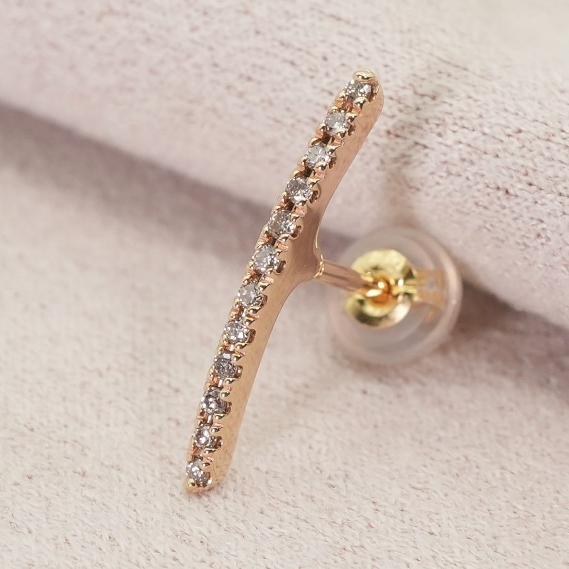 ヒロタカ ダイヤモンド ショートバーピアス シングル K10/25-15 - メルカリ