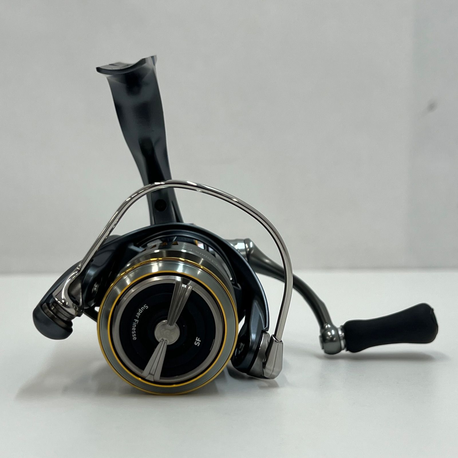  001006 DAIWA 23 AIRITY SF 1000 S P カスタムハンドル付き ♥品 スピニングリール リール