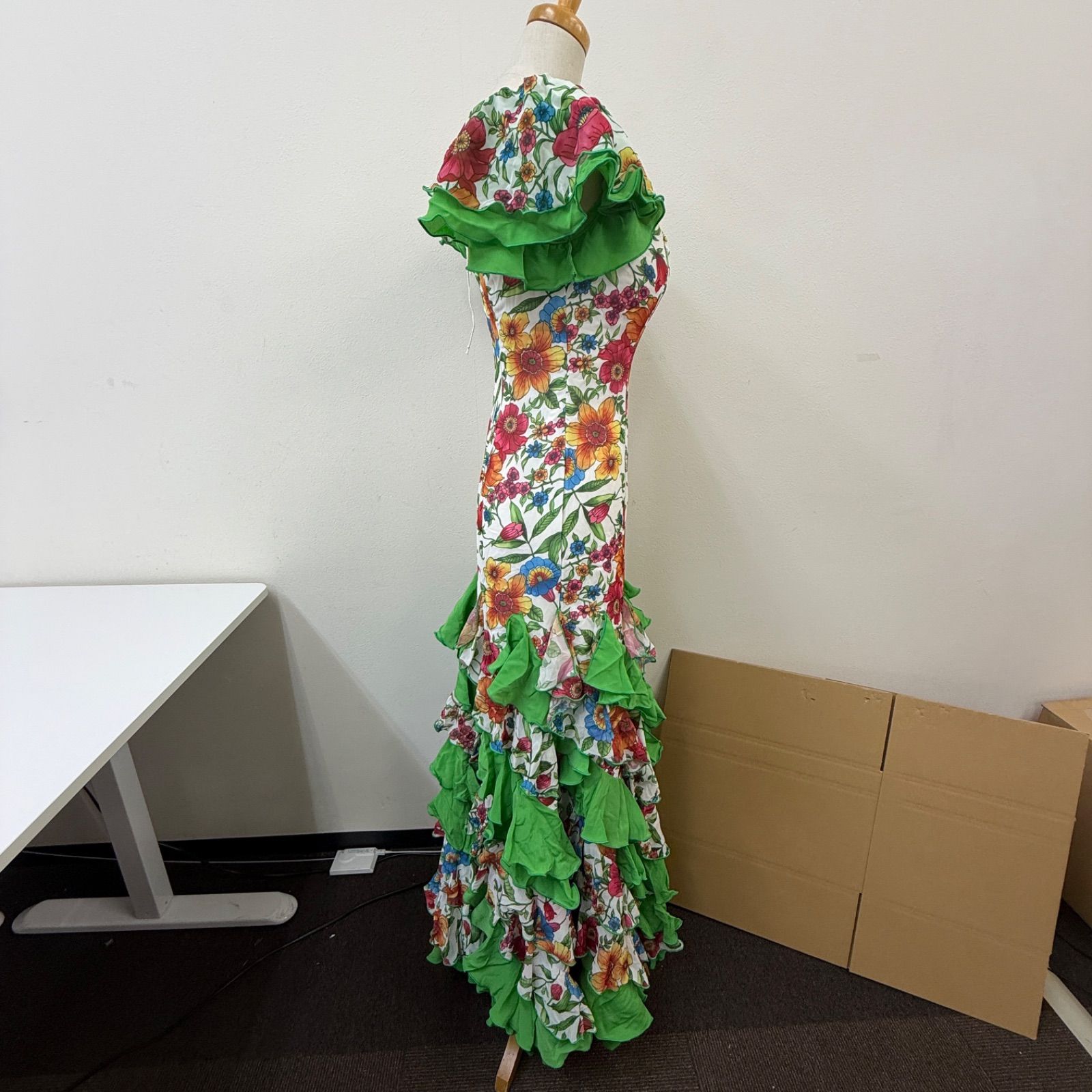 CANELA PURA】フラメンコ衣装 ドレス ワンピース グリーン 薔薇 フリル