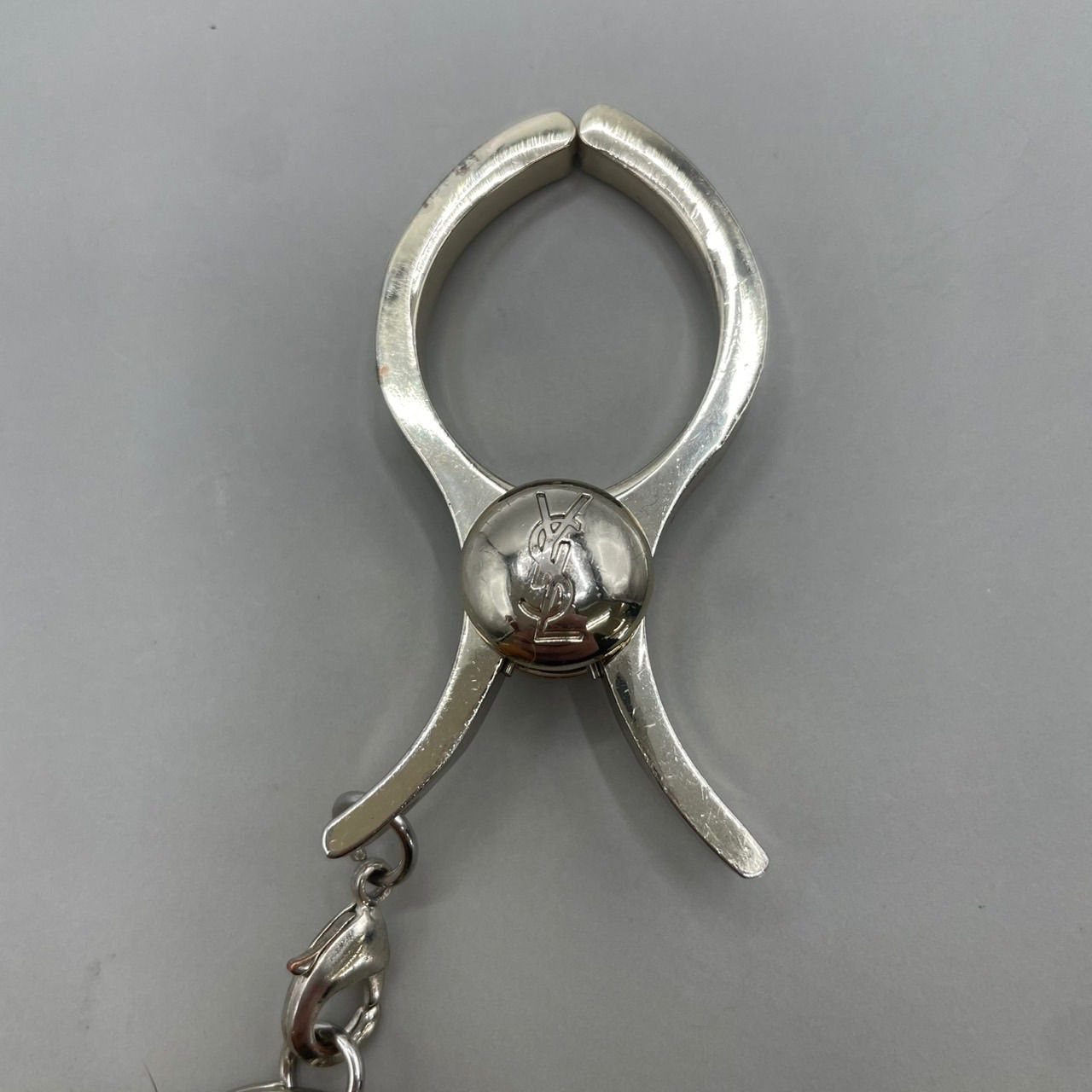 美品 Yves Saint Laurent イヴサンローラン グローブホルダー ファー