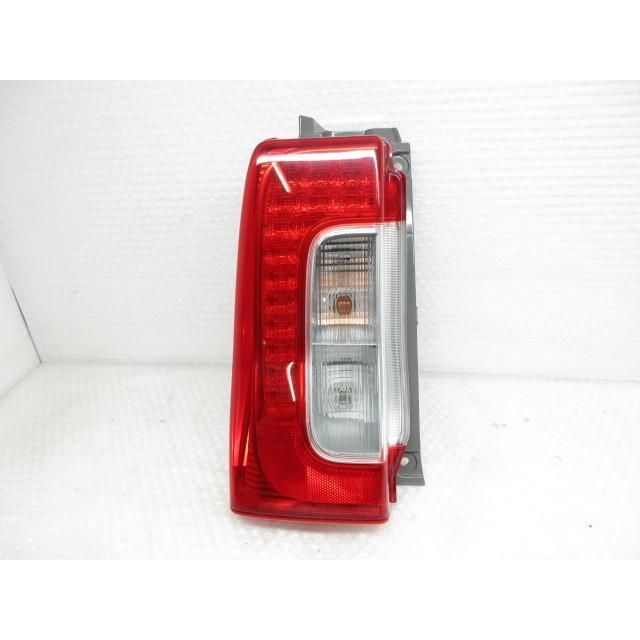 29年 タント X DBA-LA600S 左テールランプ テールレンズ 220-51391