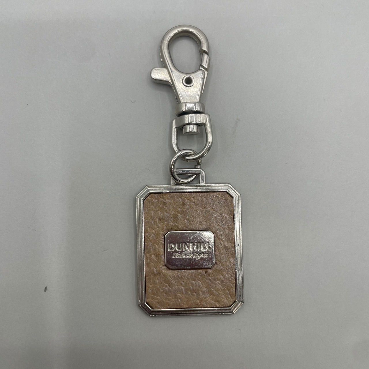 新品 DUNHILL ロゴ レザー キーホルダー イタリア製 新品 DUNHILL ロゴ