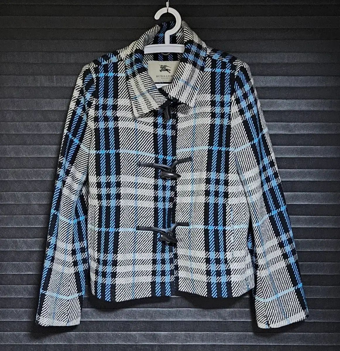 66 77 バーバリー ウール ダッフル ショート コート - メルカリ