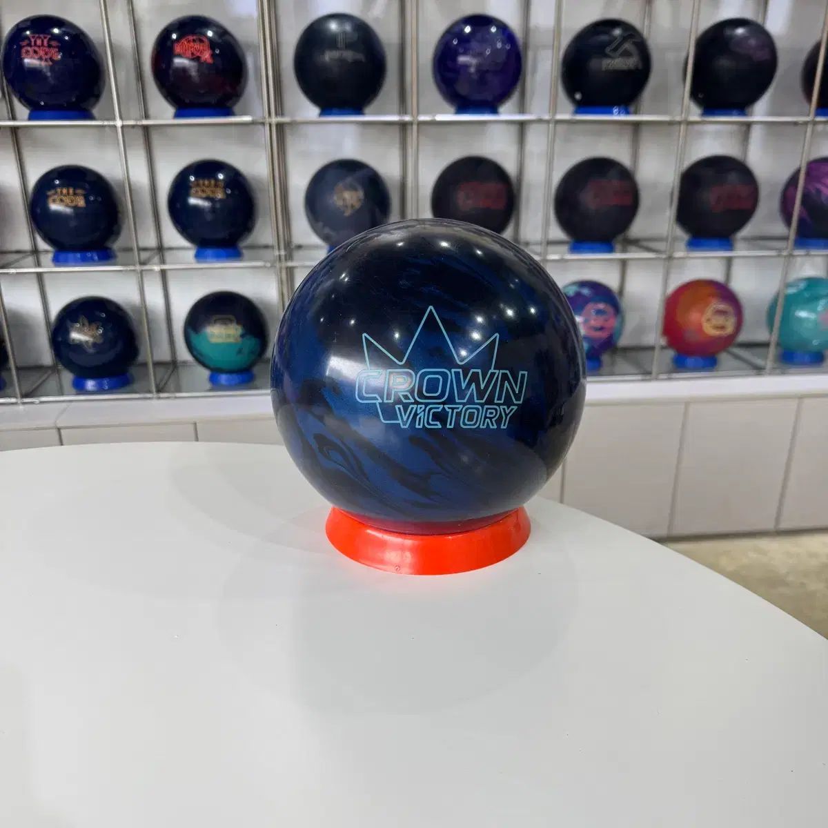 クラウンヴィクトリー(中古ボーリングボール)(おまけ付きリース加工