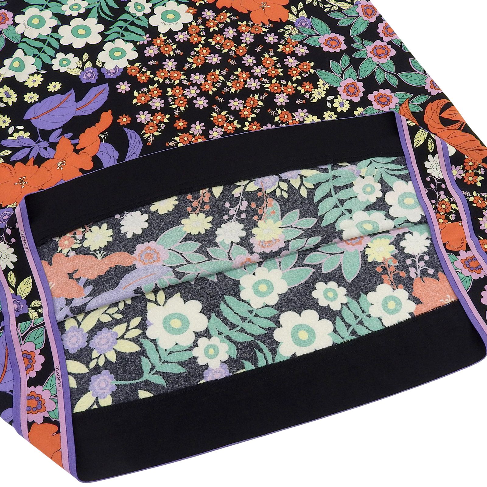 美品△LEONARD レオナール 花柄プリント リボン付き Vネック ショート