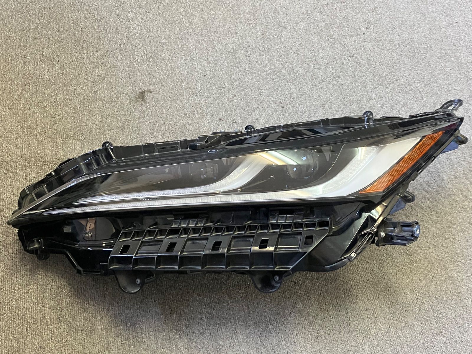 ハリアー80ヘッドライト左フロント 80 ハリアー ヘッドライト 左 助手席側 MXUA80 MXUA85 AXUA 80 AXUH85