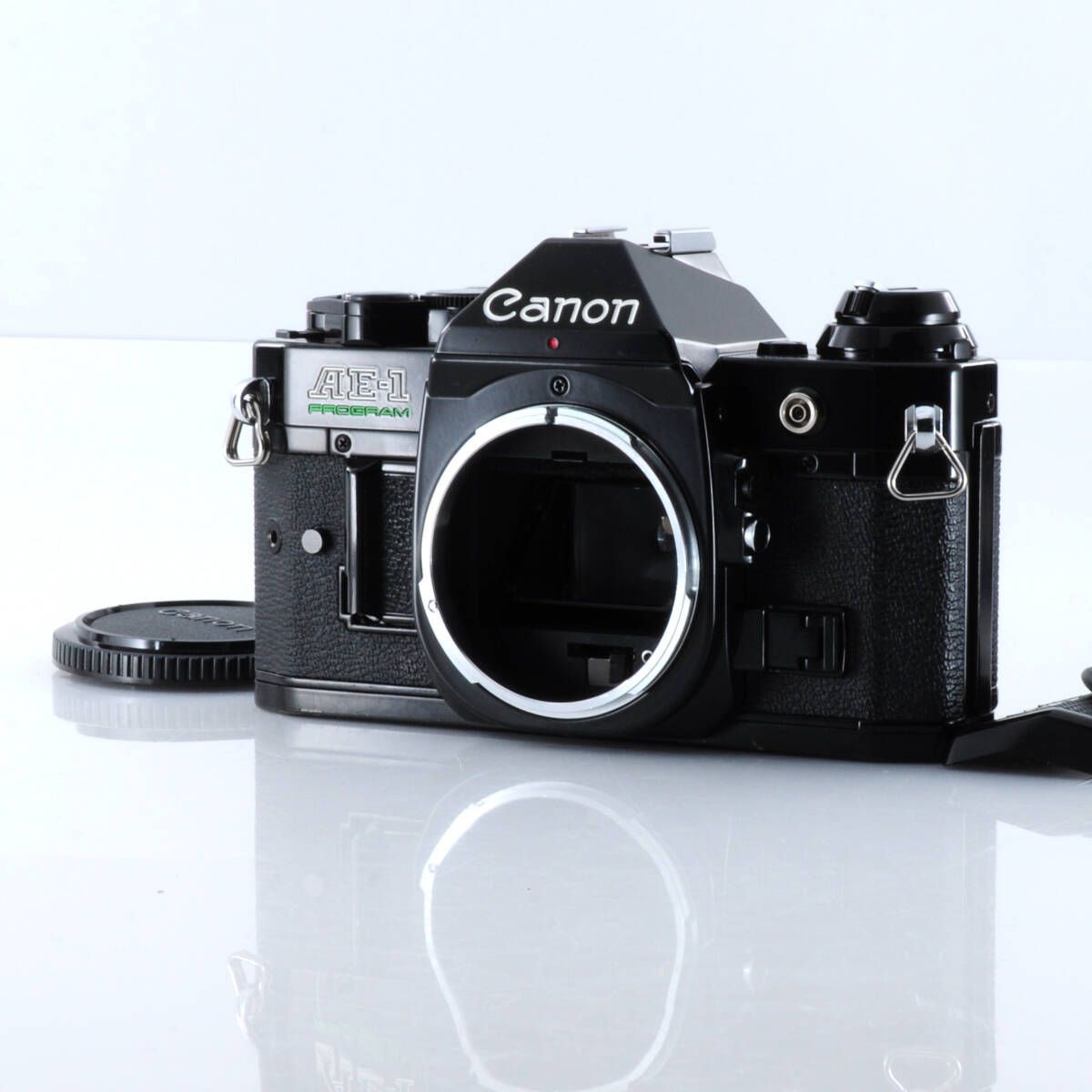 ちょっぴりだけ欠けている分お買い得！【キヤノン】Canon AE-1 PROGRAM