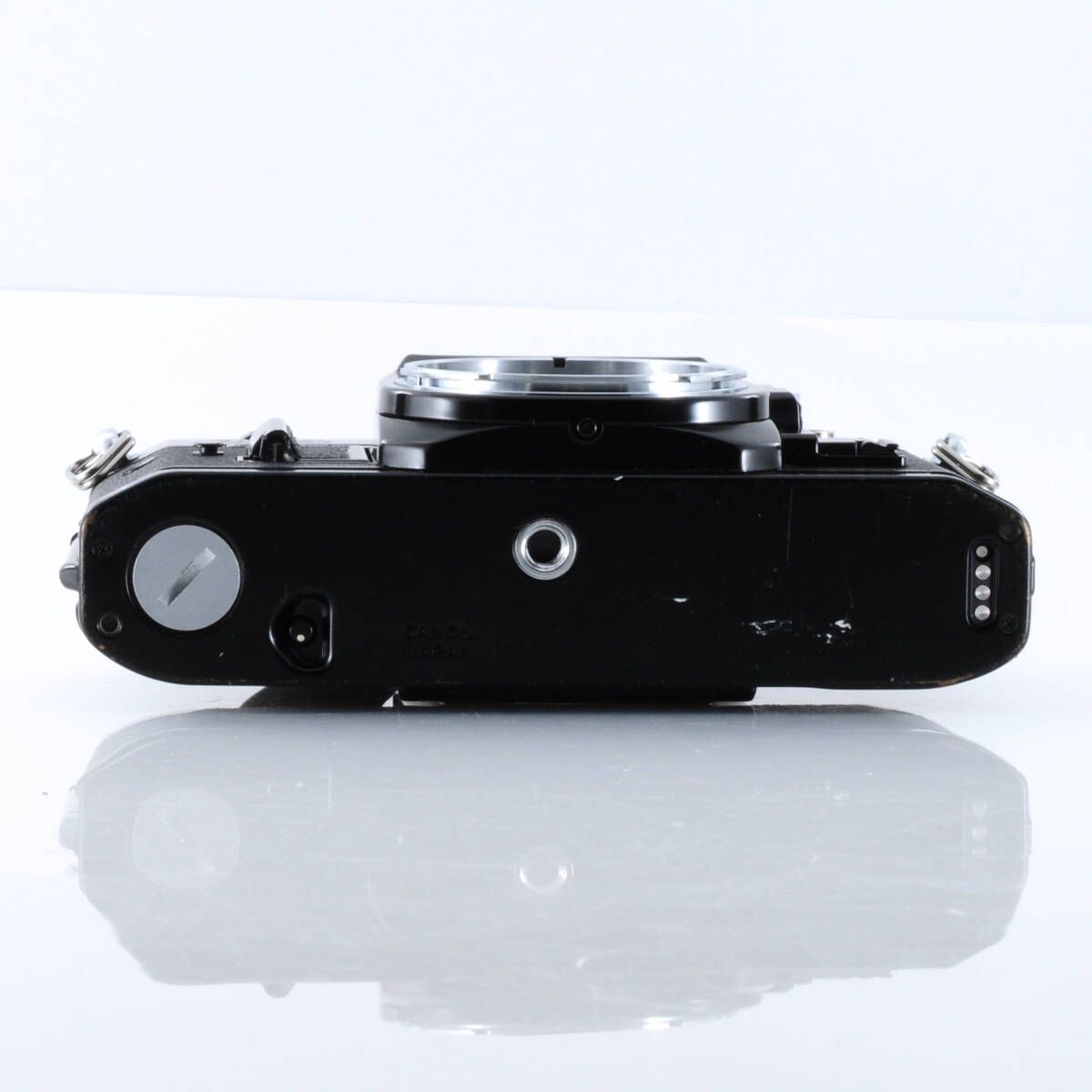 ちょっぴりだけ欠けている分お買い得！【キヤノン】Canon AE-1 PROGRAM