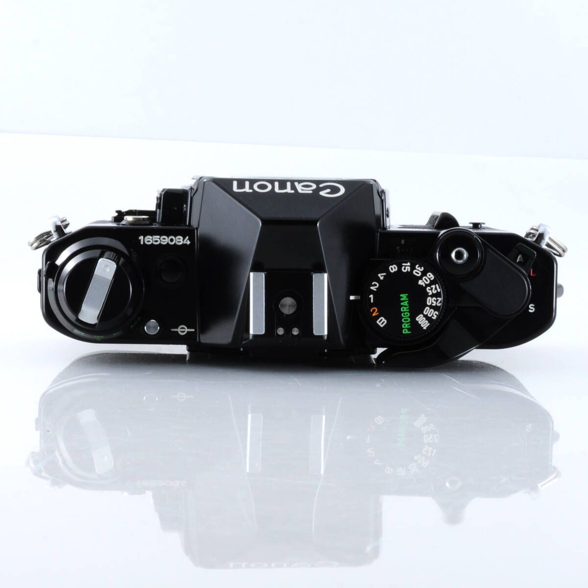 ちょっぴりだけ欠けている分お買い得！【キヤノン】Canon AE-1 PROGRAM