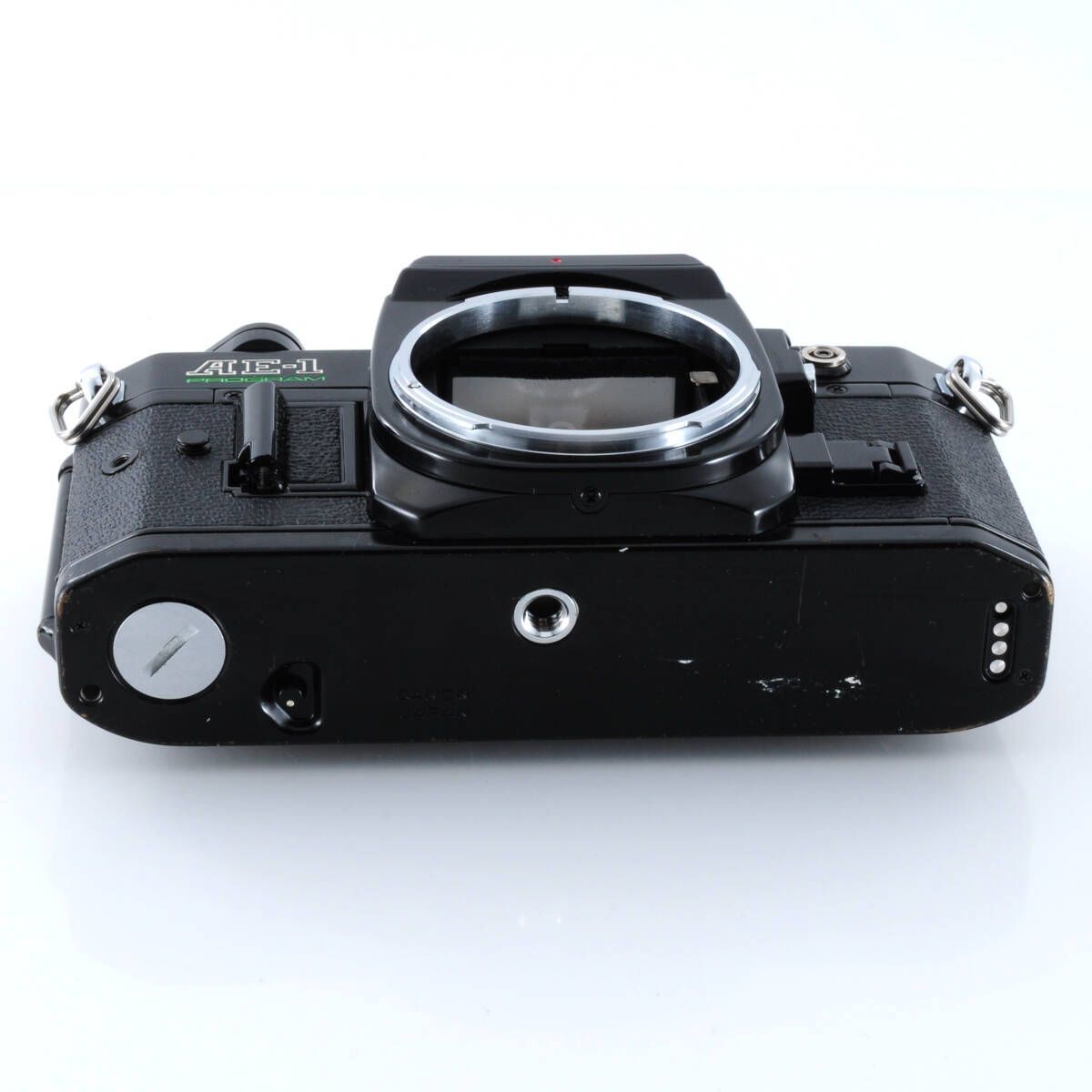 ちょっぴりだけ欠けている分お買い得！【キヤノン】Canon AE-1 PROGRAM