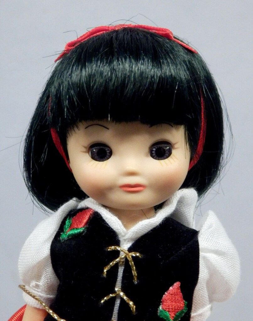 吉田るみこ作　九谷焼　平皿 食器・キッチン用品 吉田るみこ作 九谷焼 平皿
