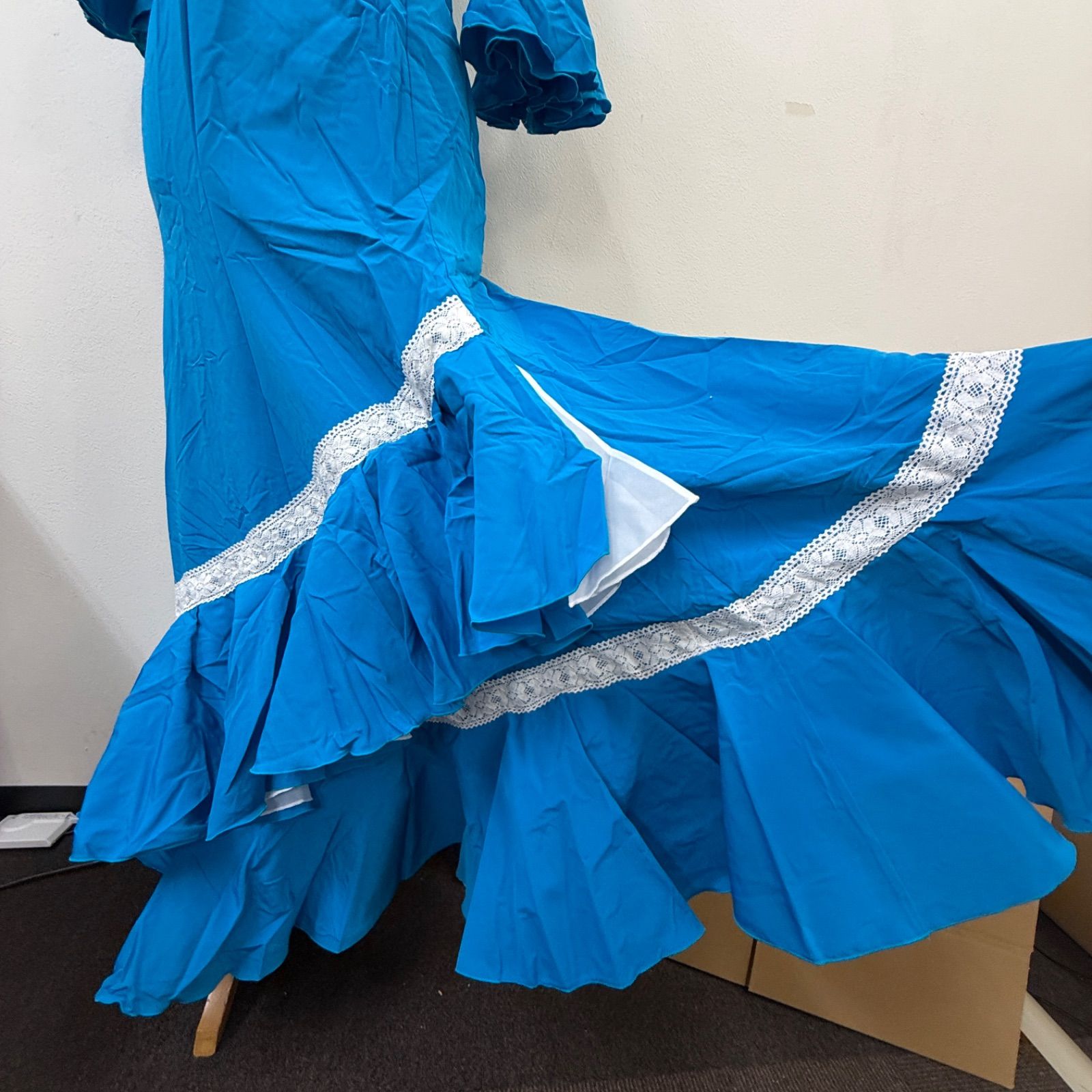 フラメンコ衣装 ドレス ワンピース ブルー 水色 フリル 袖フリル 胸