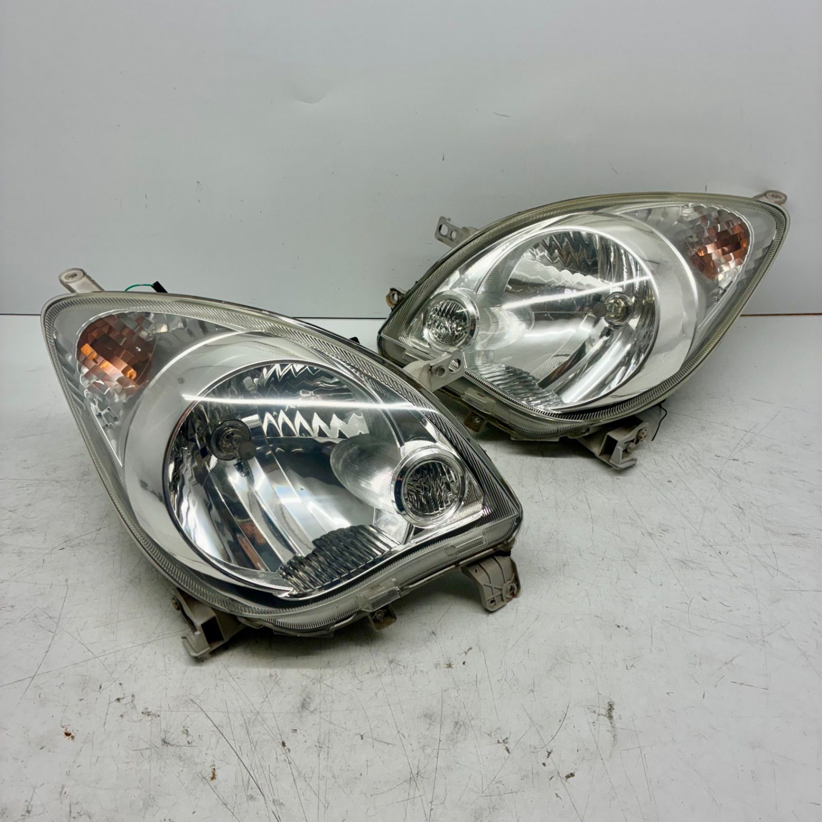 良品【コーティング済】ダイハツ L275S L285S L275V L285V ミラ ヘッド