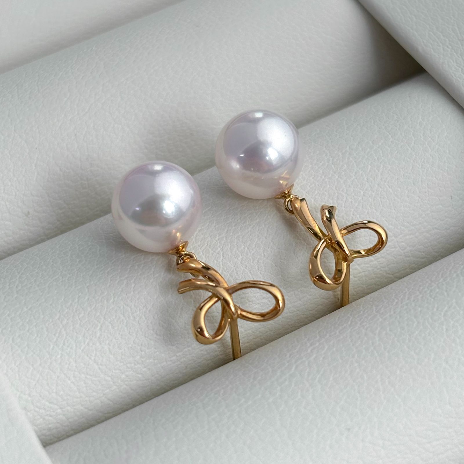 あこや本真珠 テリ抜群 K18ピアス 8-8.5mm リボン - メルカリ