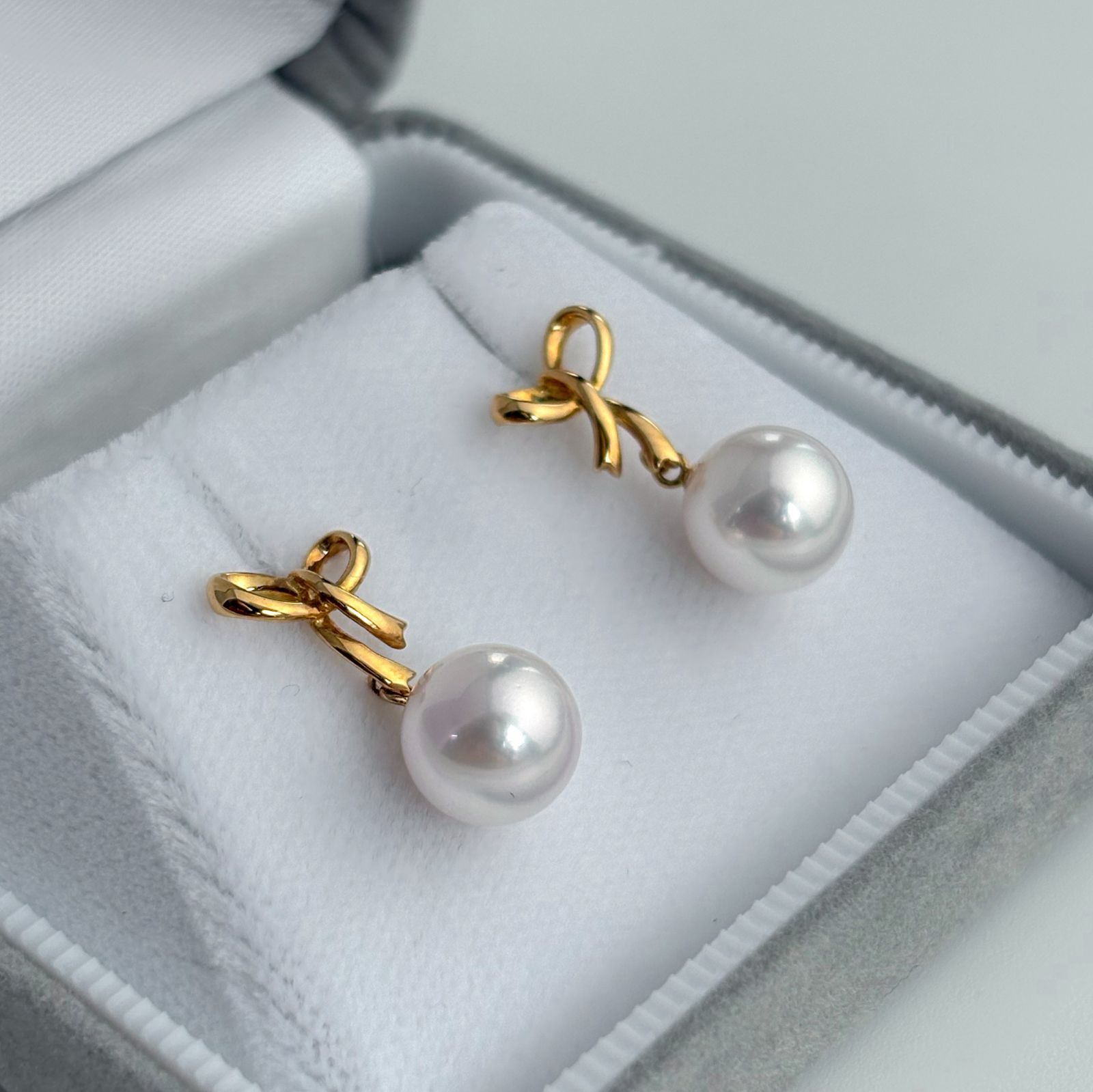 あこや本真珠 テリ抜群 K18ピアス 8-8.5mm リボン - メルカリ
