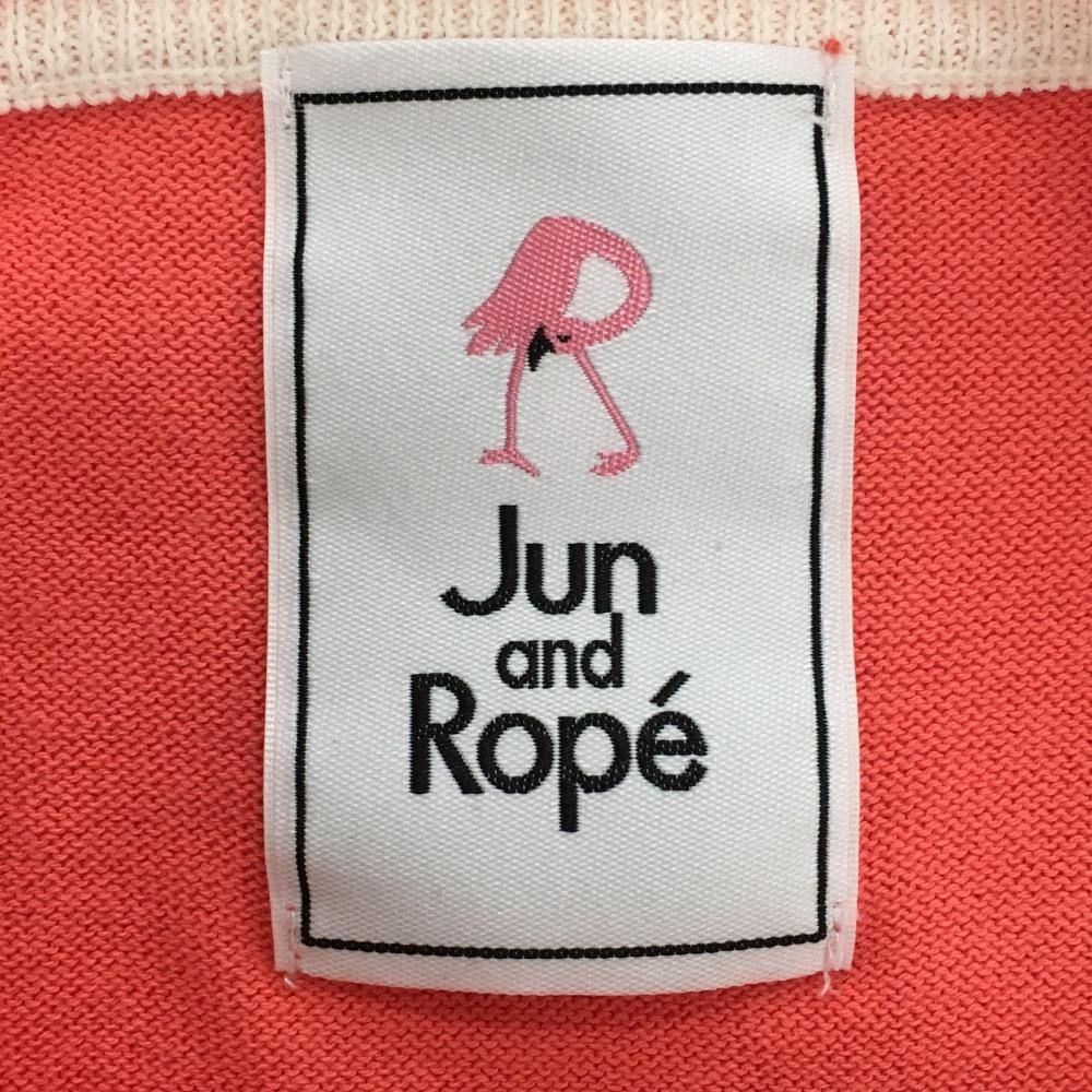 ジュンアンドロペ セーター サーモンピンク×白 フロントプリント