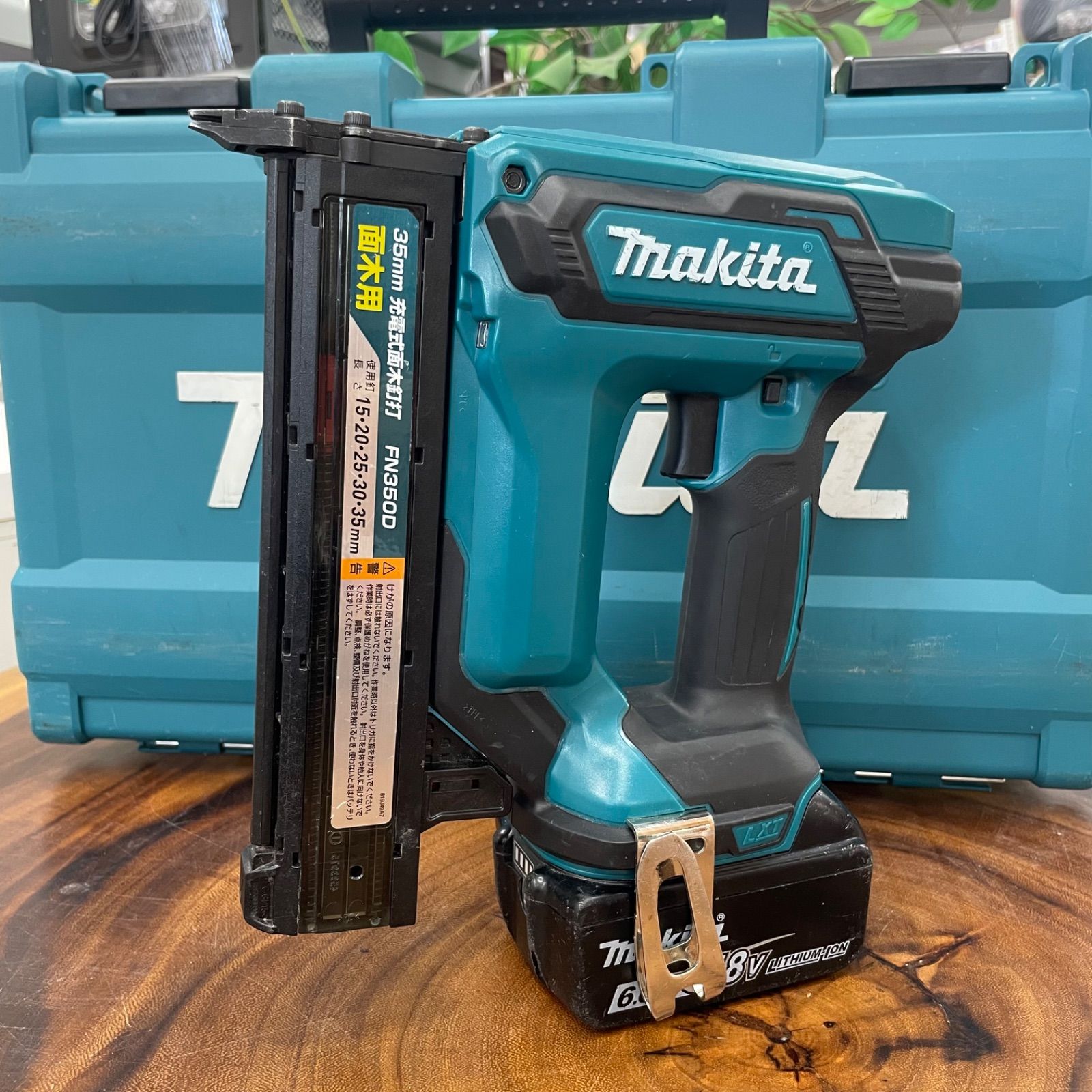 中古品】 makita マキタ 35mm充電式面木釘打 FN350D ケース 