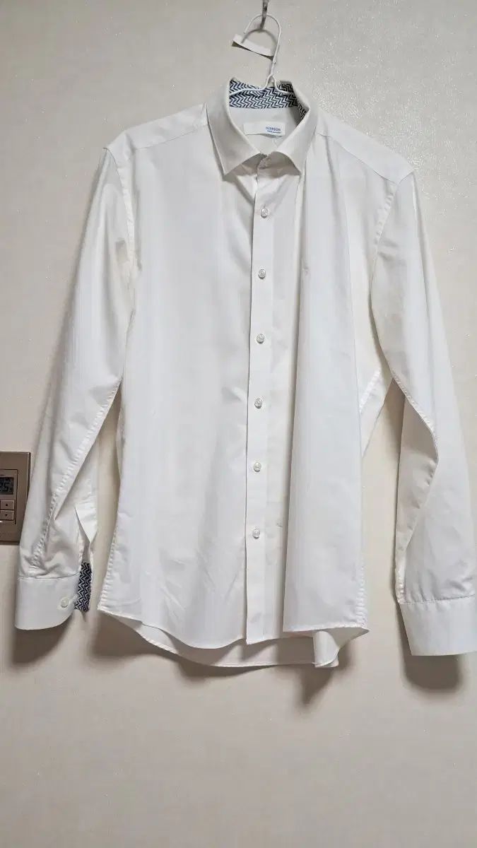 白 長袖シャツ 100