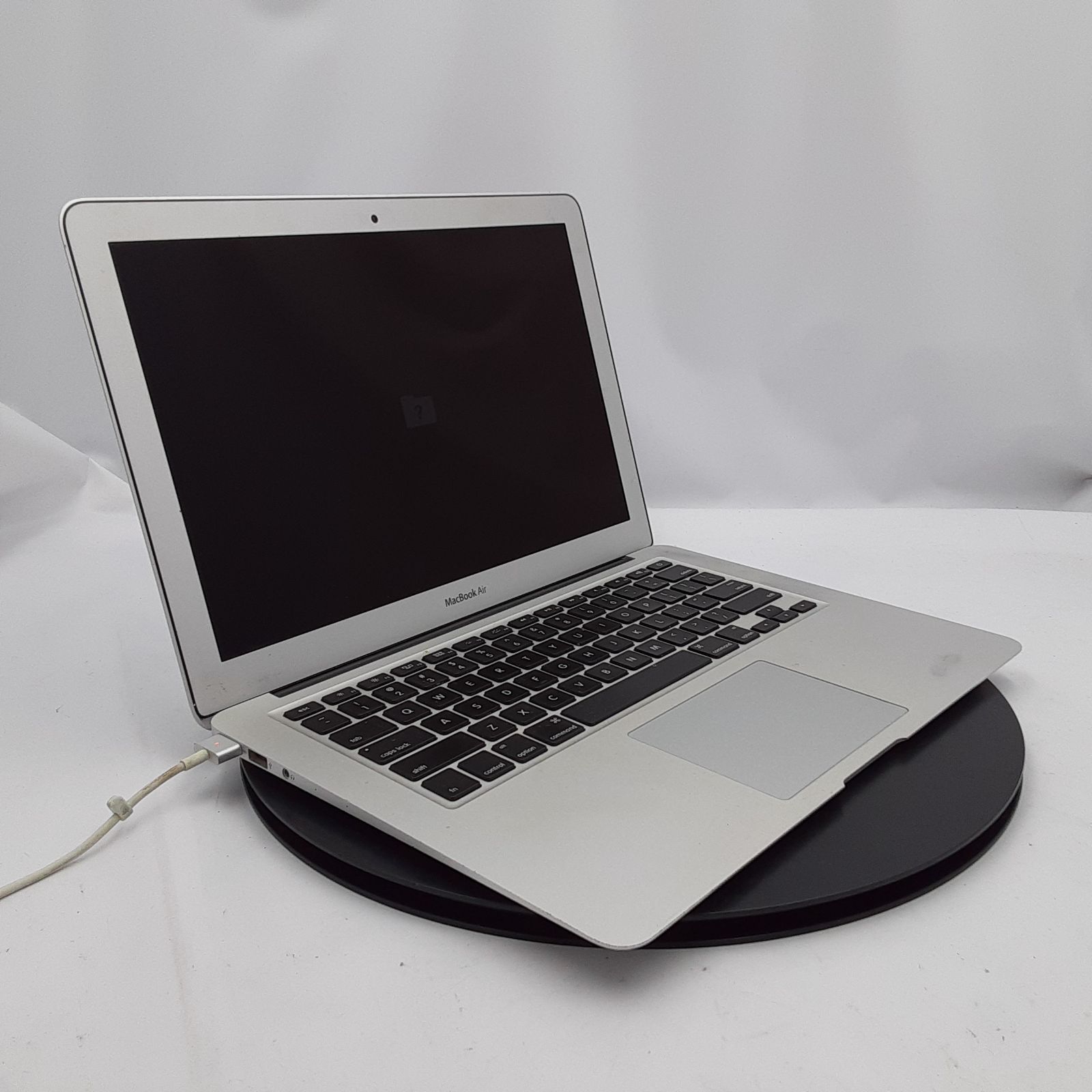 ☆ジャンク/外観スレあり☆Apple MacBook Air 13インチ, 2017 シルバー 