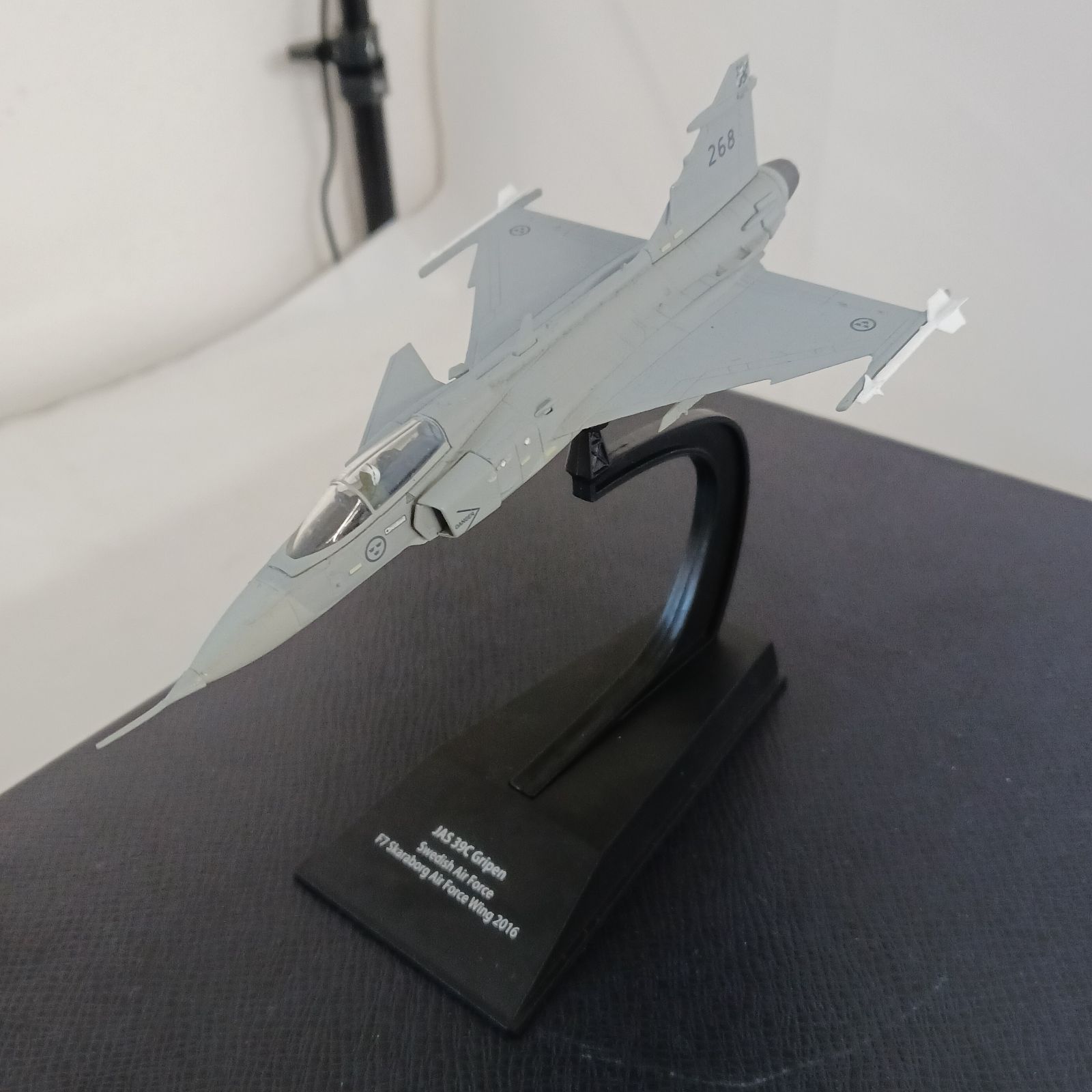 JAS 39 グリペン 1/100 スケール　エアファイターコレクション 中古品】アシェット エアファイターコレクション 1/100スケールモデル