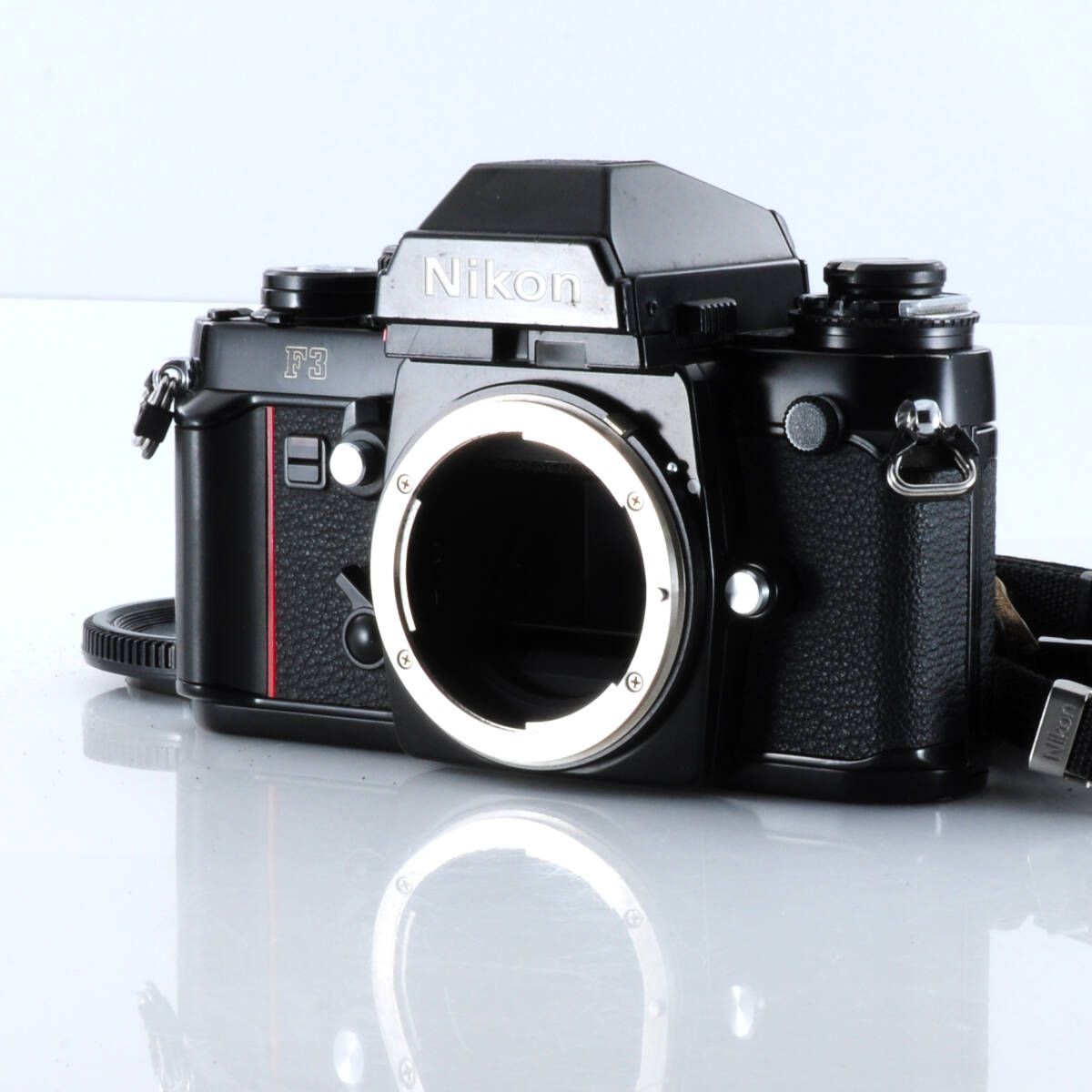 ニコン】Nikon F3 ＋ アイピース付き フィルム一眼レフカメラ #R282