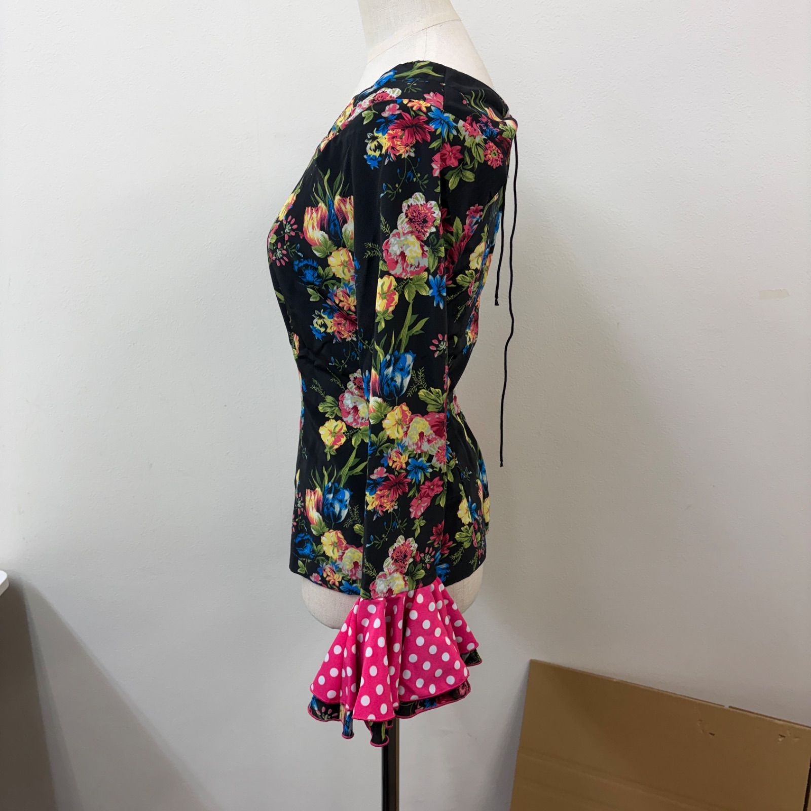 LOPEZ DE SANTOS】フラメンコ衣装 トップス ブラウス 黒 花柄 フレア袖