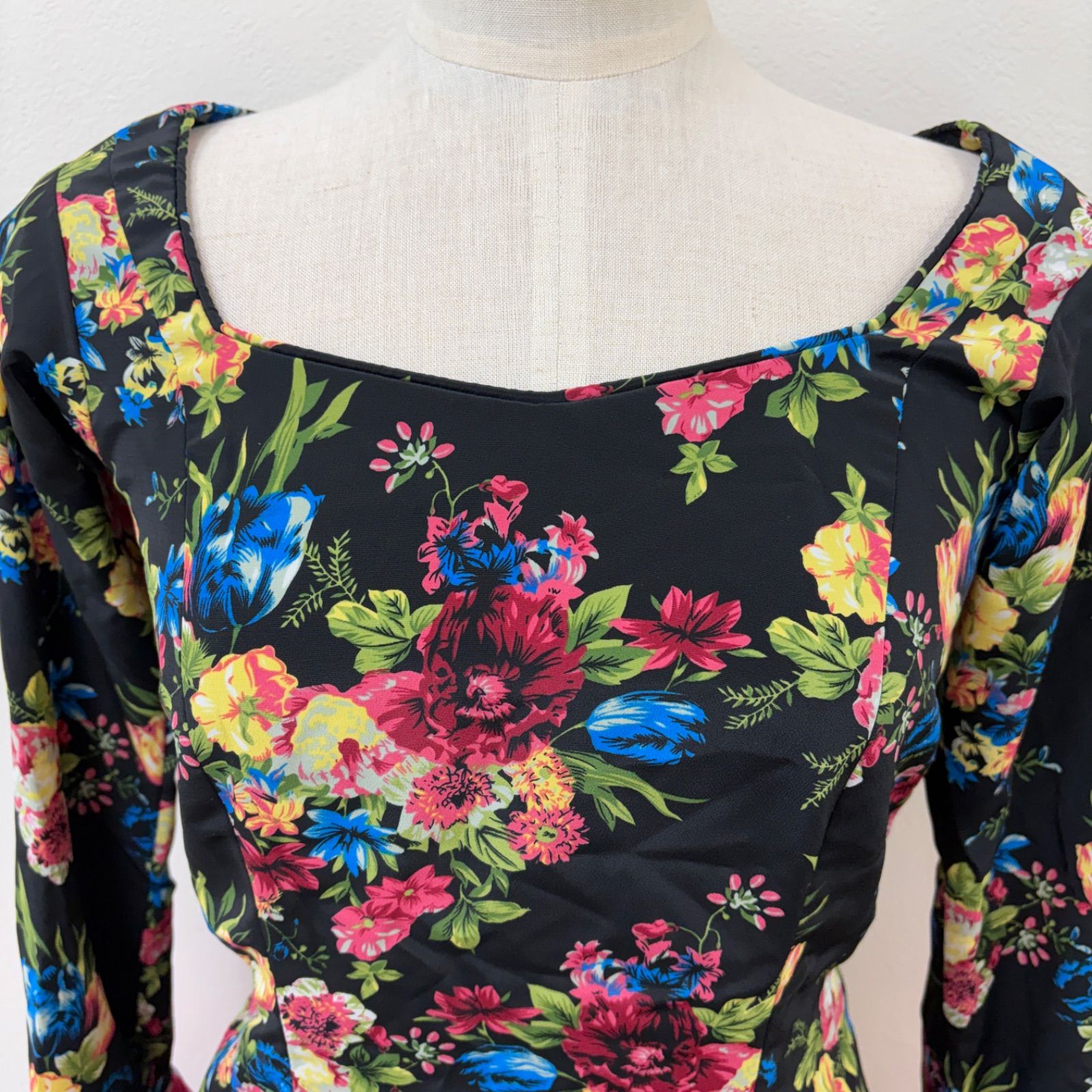 LOPEZ DE SANTOS】フラメンコ衣装 トップス ブラウス 黒 花柄 フレア袖