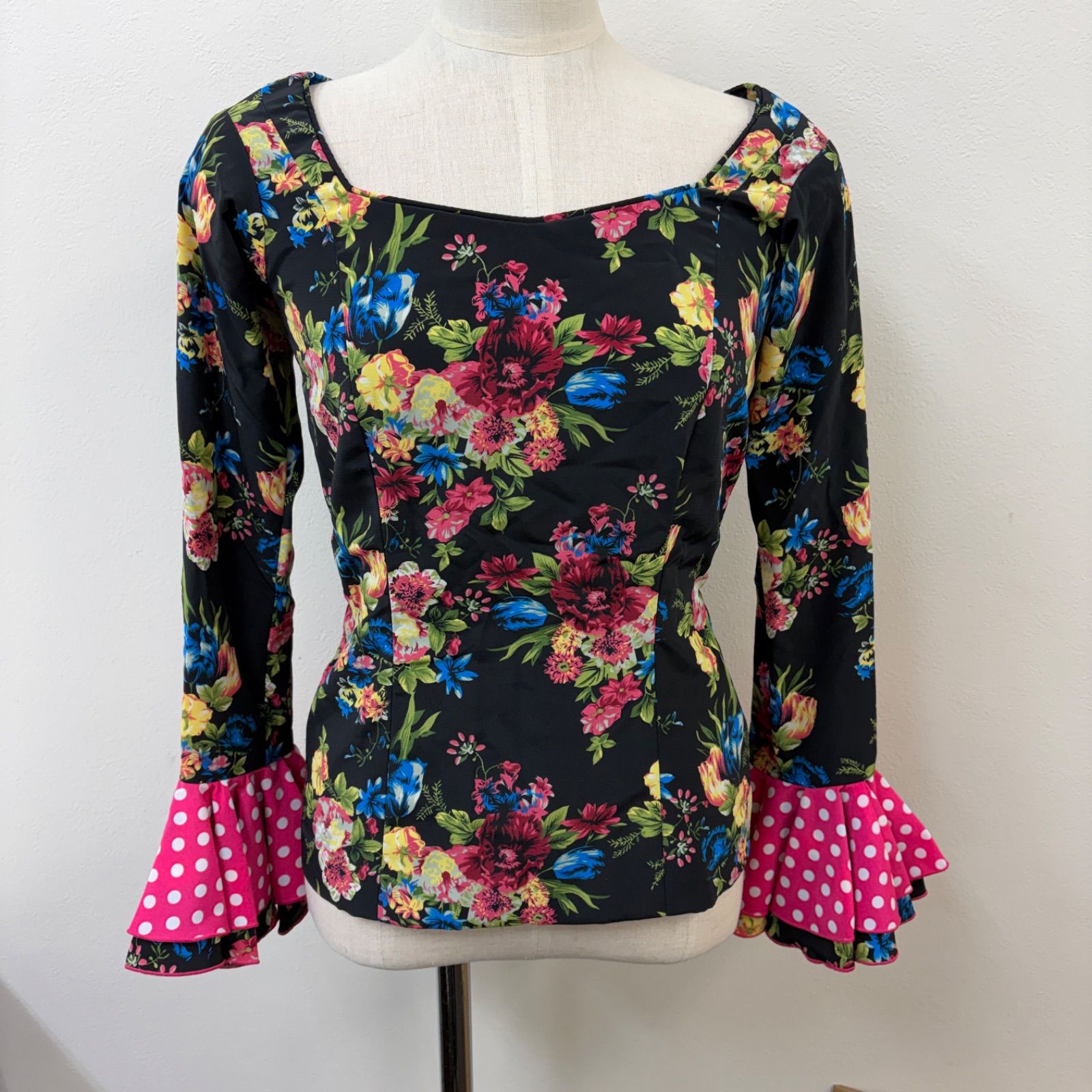 LOPEZ DE SANTOS】フラメンコ衣装 トップス ブラウス 黒 花柄 フレア袖