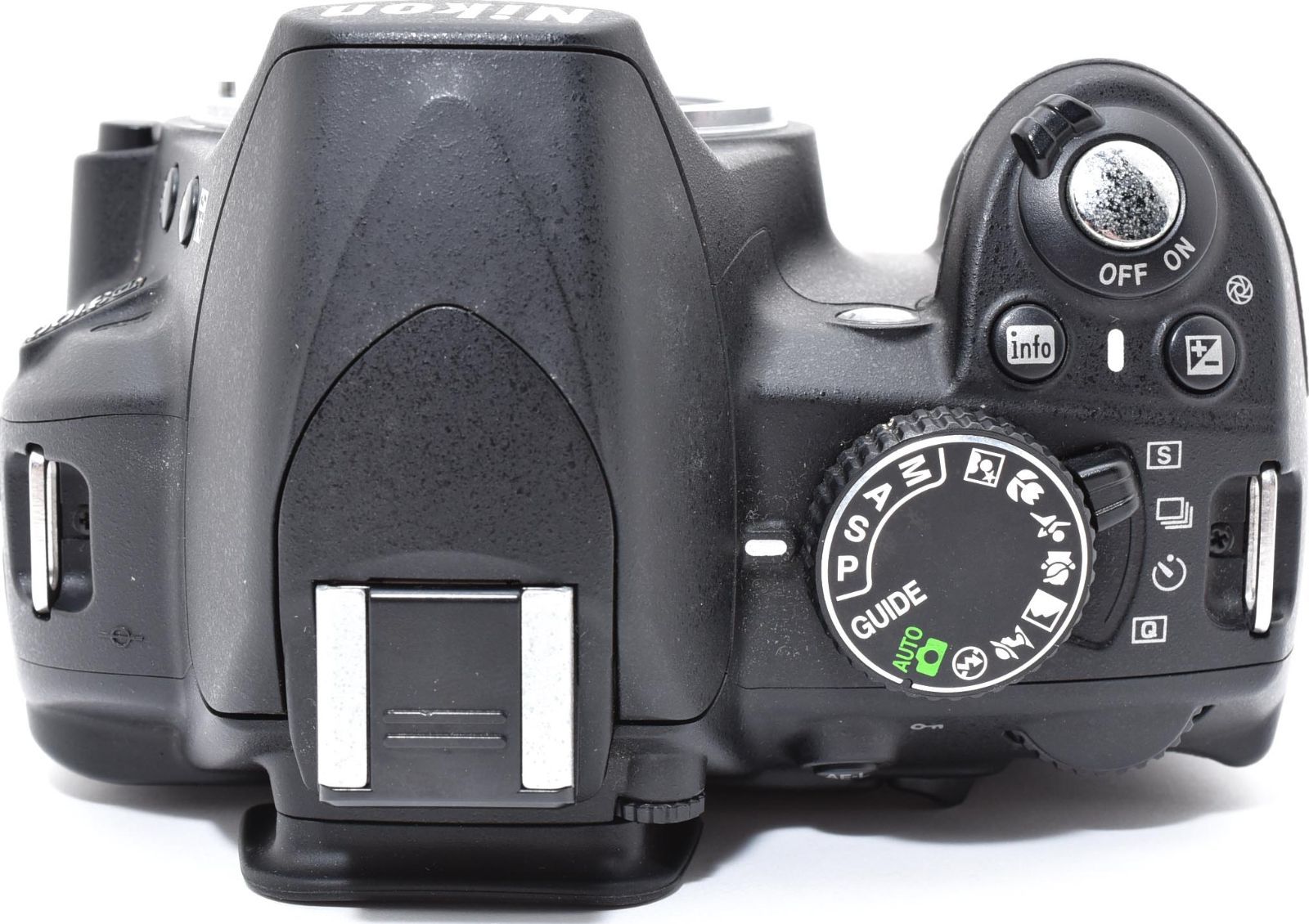 A30[7265]5☆美品☆ ニコン Nikon D3100 ボディ 【ショット数 1,105回