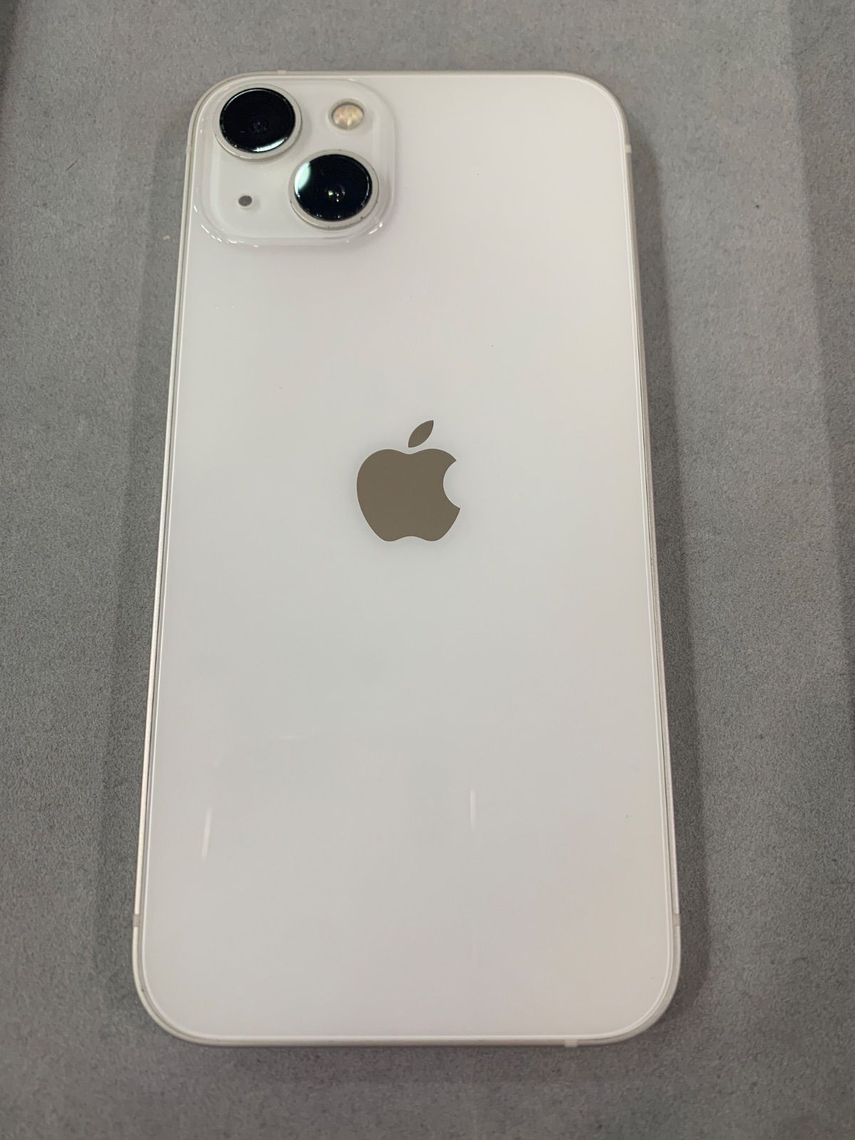 iPhone 13 256GB スターライト バッテリー100% docomo〇 - メルカリ