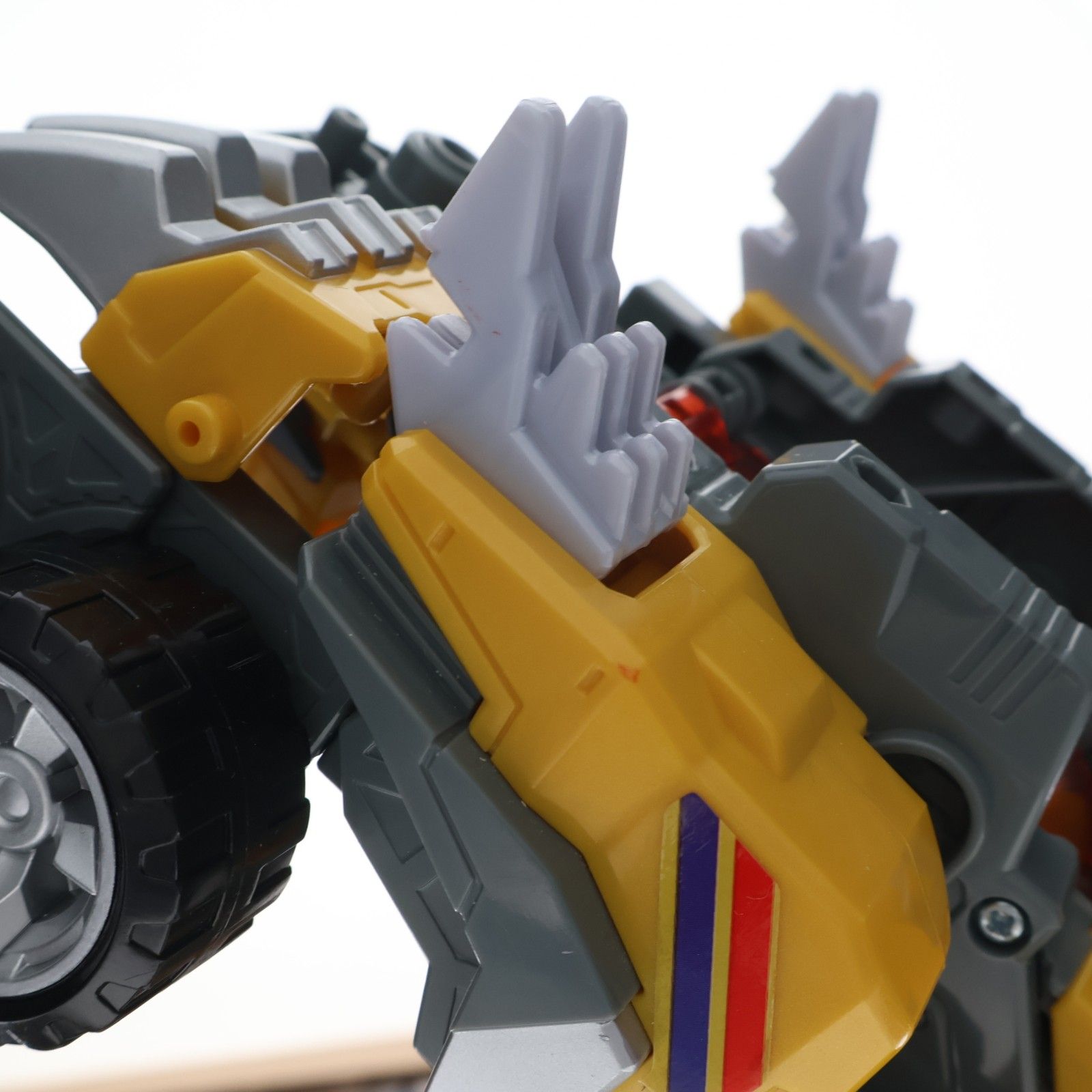 EG05 アースグランナー ティラノトプス フルカスタムDXセット トミカ絆