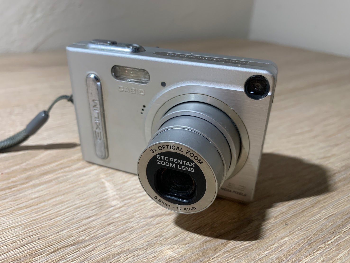 8018 Casio EXILIM EX-Z3 シルバー デジカメ 動作確認済み - メルカリ