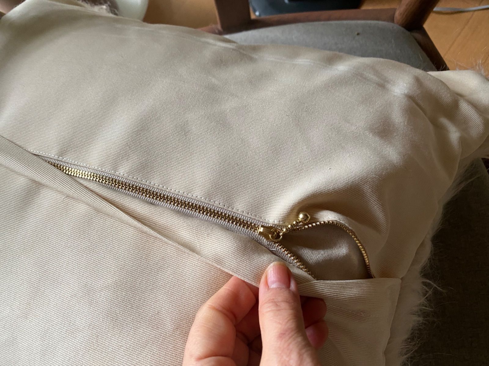 ご専用品 ご専用品　4つセット価格　ヴィンテージ 古い時代のアンゴラヤギの モヘアのみを使った 毛足の長いシイルトバッタニイェ クッションカバー 4つセット価格 ヴィンテージ 古い時代のアンゴラヤギの 最も