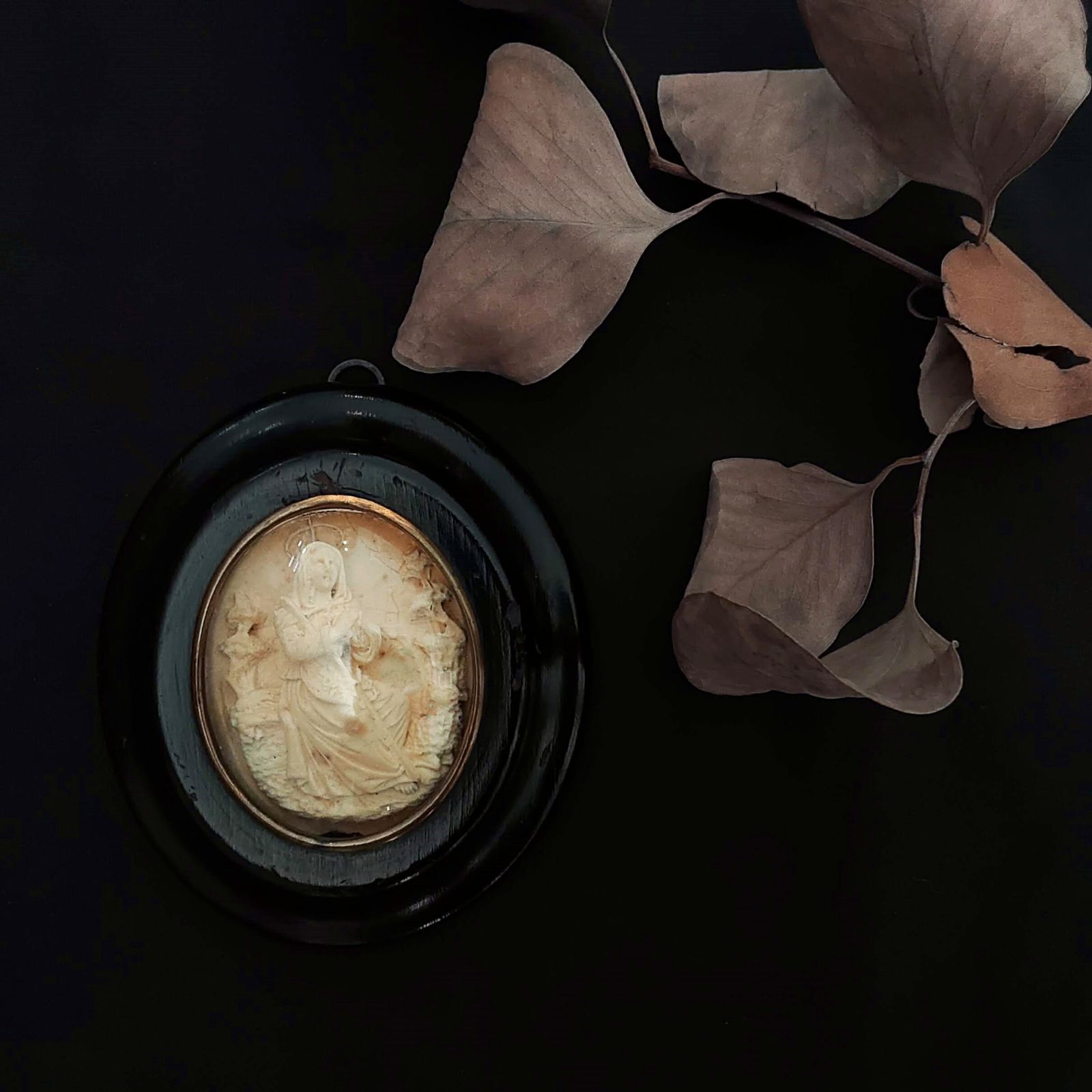 アンティーク メダイヨン 1800年代 19世紀 フランス 聖母マリア 石膏