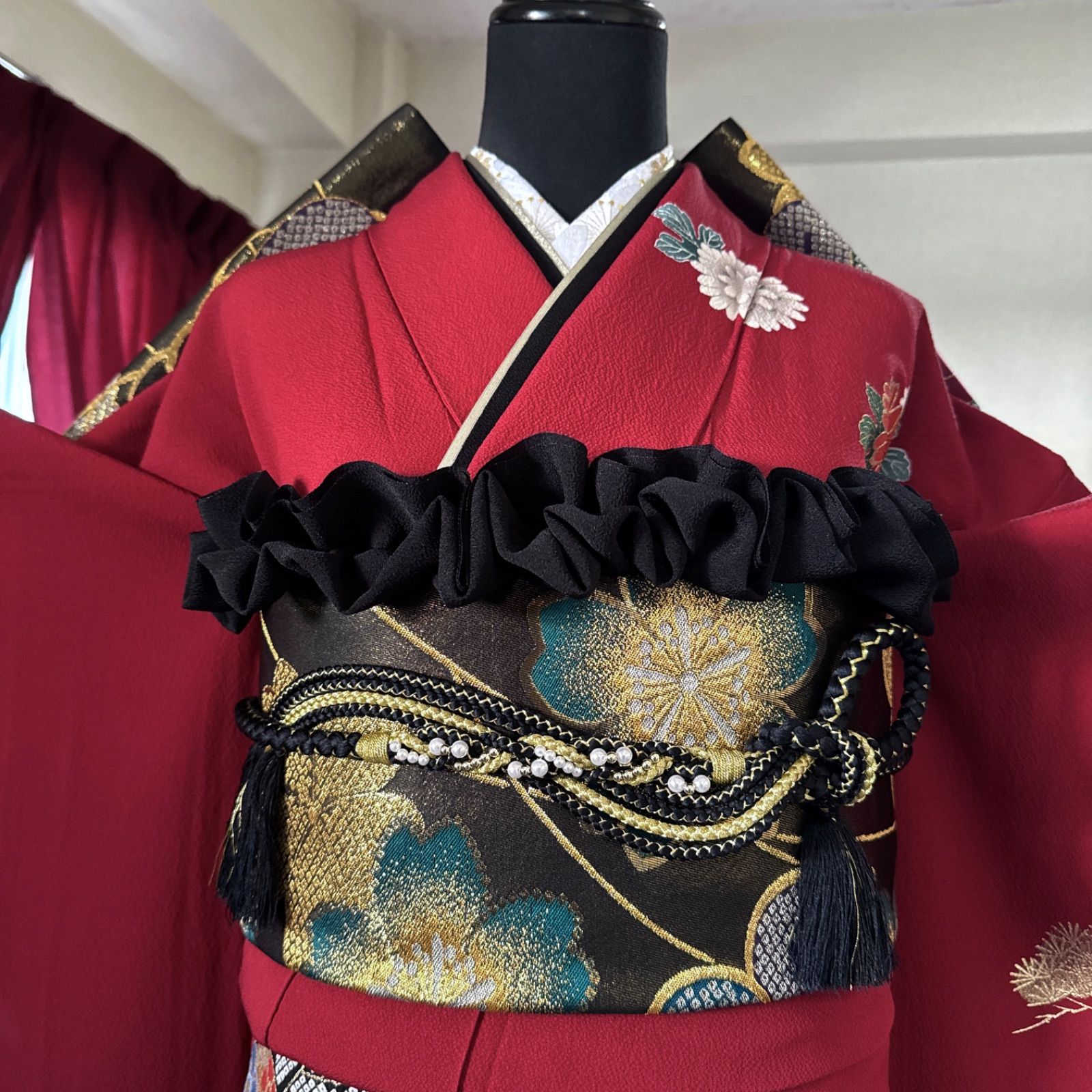 豪華振袖セット(4点)・袋帯・半衿・重ね衿・古典柄・駒刺繍・菊・松