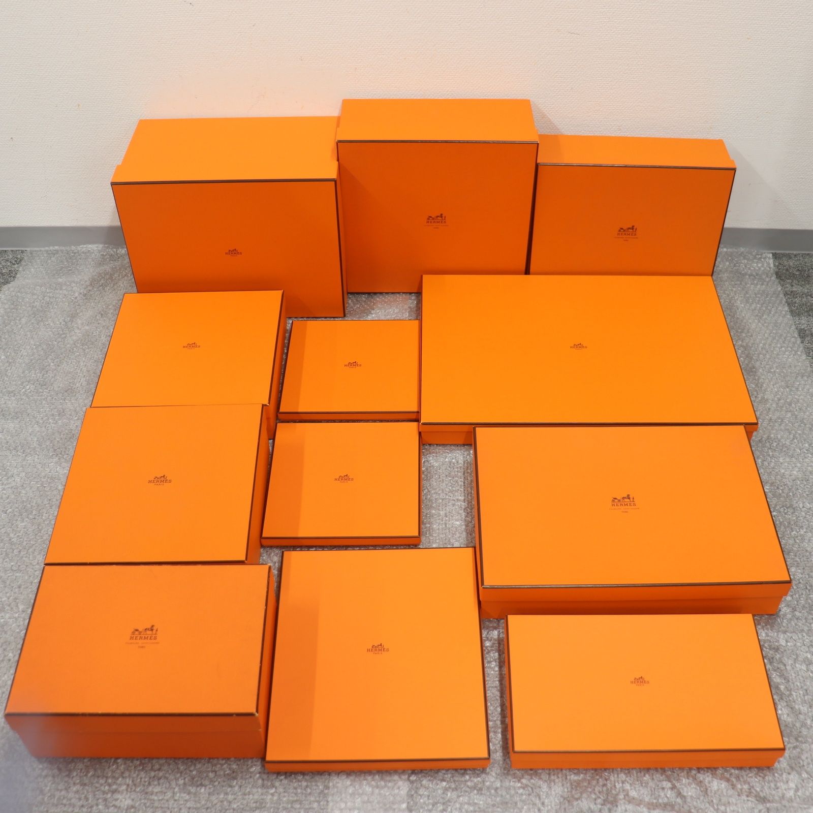 IT4HE93O2WH8 HERMES エルメス BOX 純正 紙袋 オレンジ 空き箱