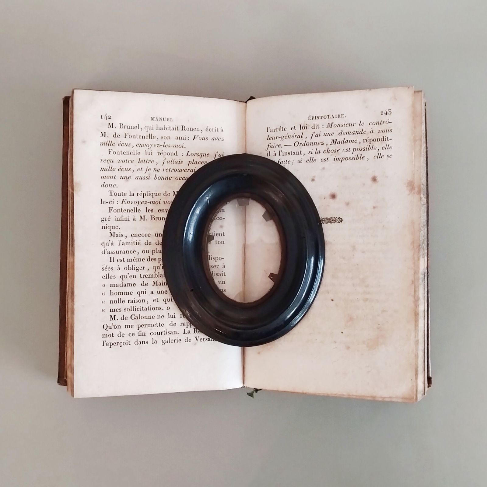 額縁 アンティークフレーム イギリス 木製 木彫り 楕円形 絵画額縁【02A2201051】 –  バナルオンラインショップ（BANUL）の通販ならBANUL 楕円の木製額縁　ガラス入り　額装　オーバル額縁　アンティークフレーム