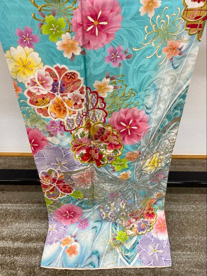 振袖 ラメ刺繍 銀彩 銀通し 身丈168cm 撥水加工済 MO3367 - メルカリ