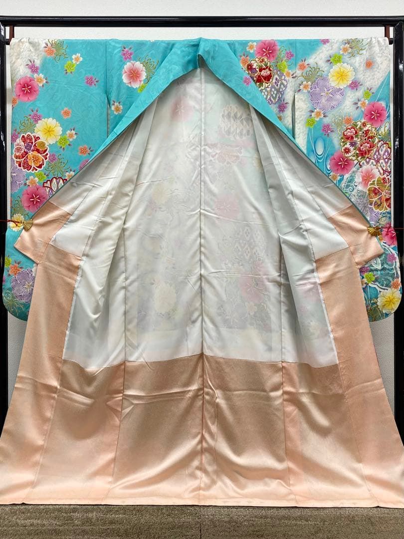 振袖 ラメ刺繍 銀彩 銀通し 身丈168cm 撥水加工済 MO3367 - メルカリ
