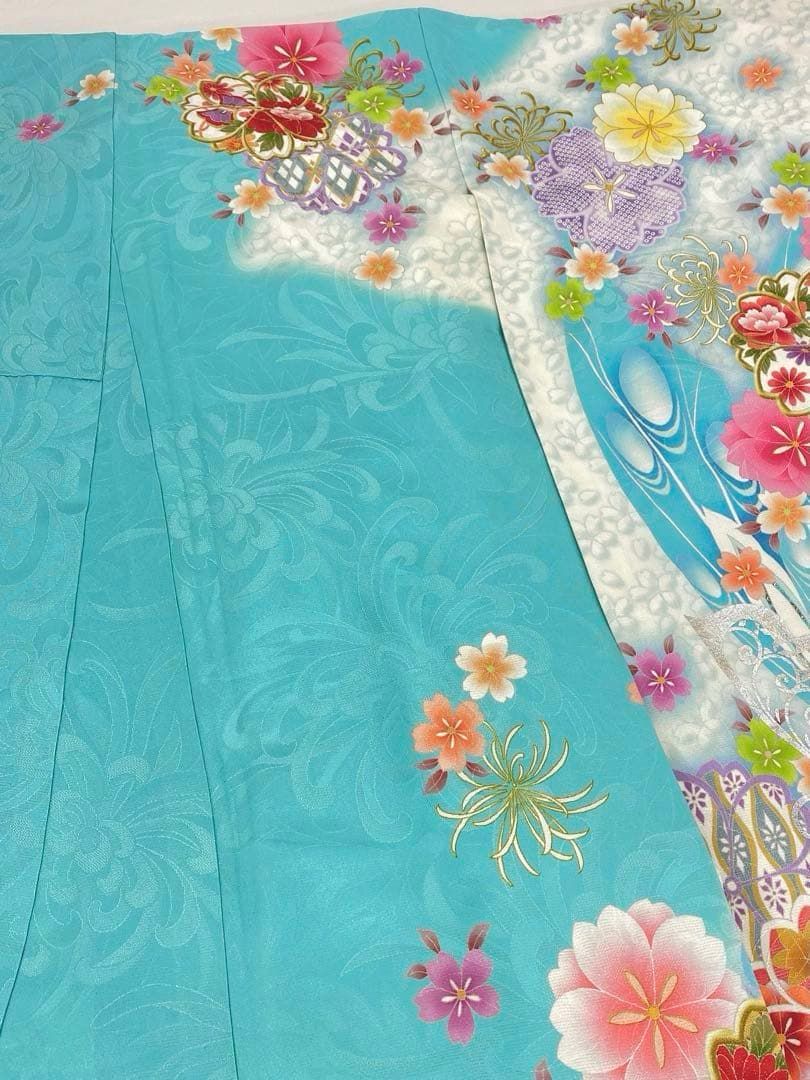 振袖 ラメ刺繍 銀彩 銀通し 身丈168cm 撥水加工済 MO3367 - メルカリ