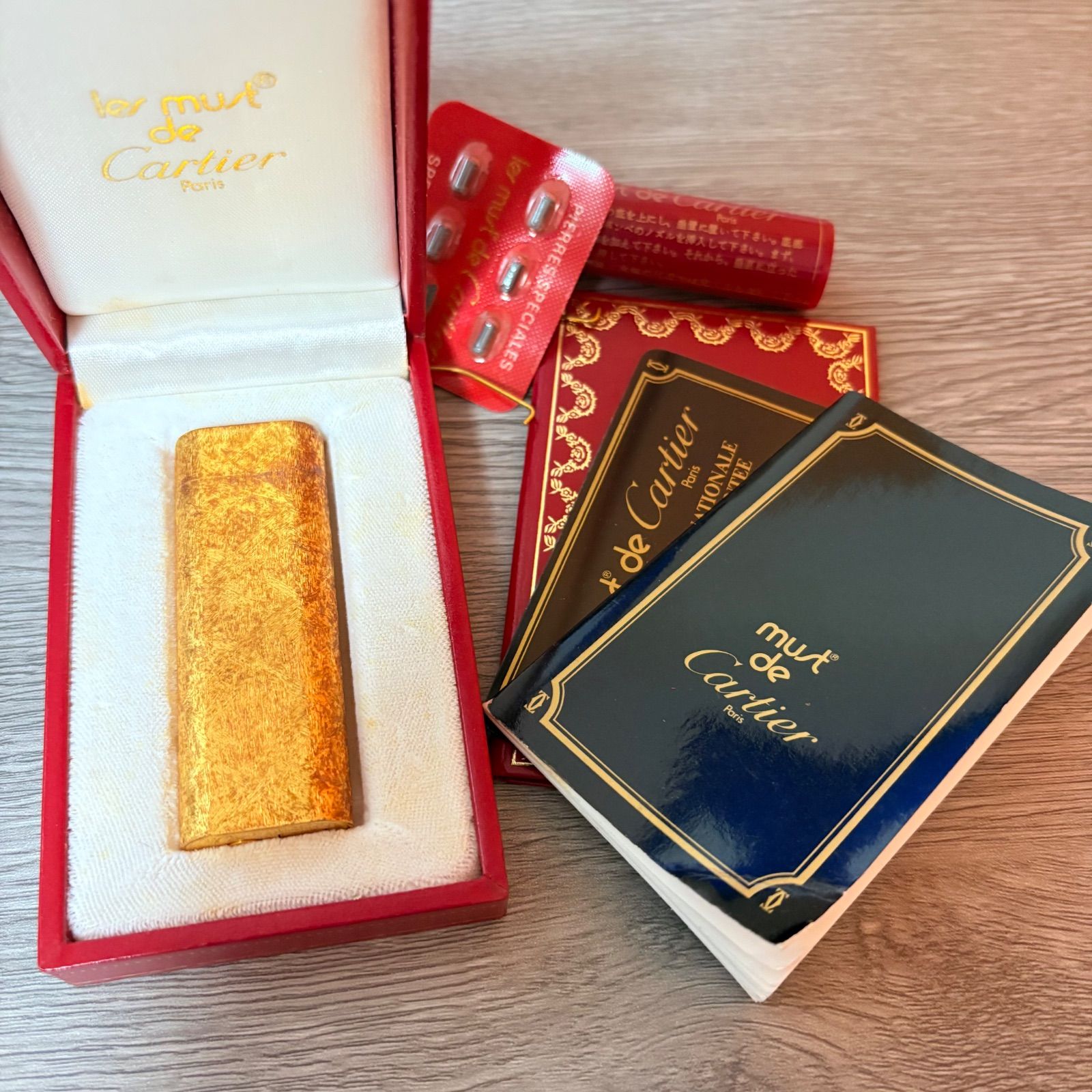 カルティエ Cartier ガスライター 金メッキ 箱付き ギャラあり カルティエ Cartier ガスライター 金メッキ 箱付き ギャラあり
