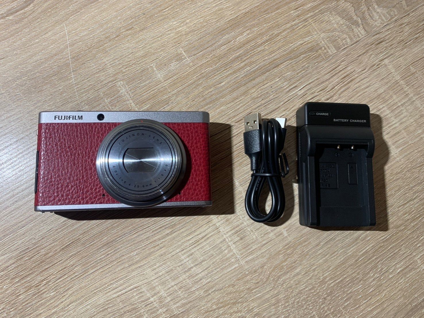 7983 FUJIFILM XF1 レッド デジカメ - メルカリ