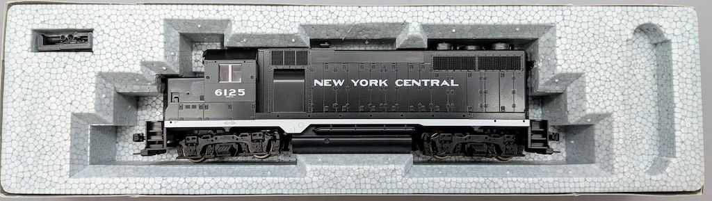 KATO USA KATO/HOゲージ EMD GP35 Phase Ia New York Central 6125 37