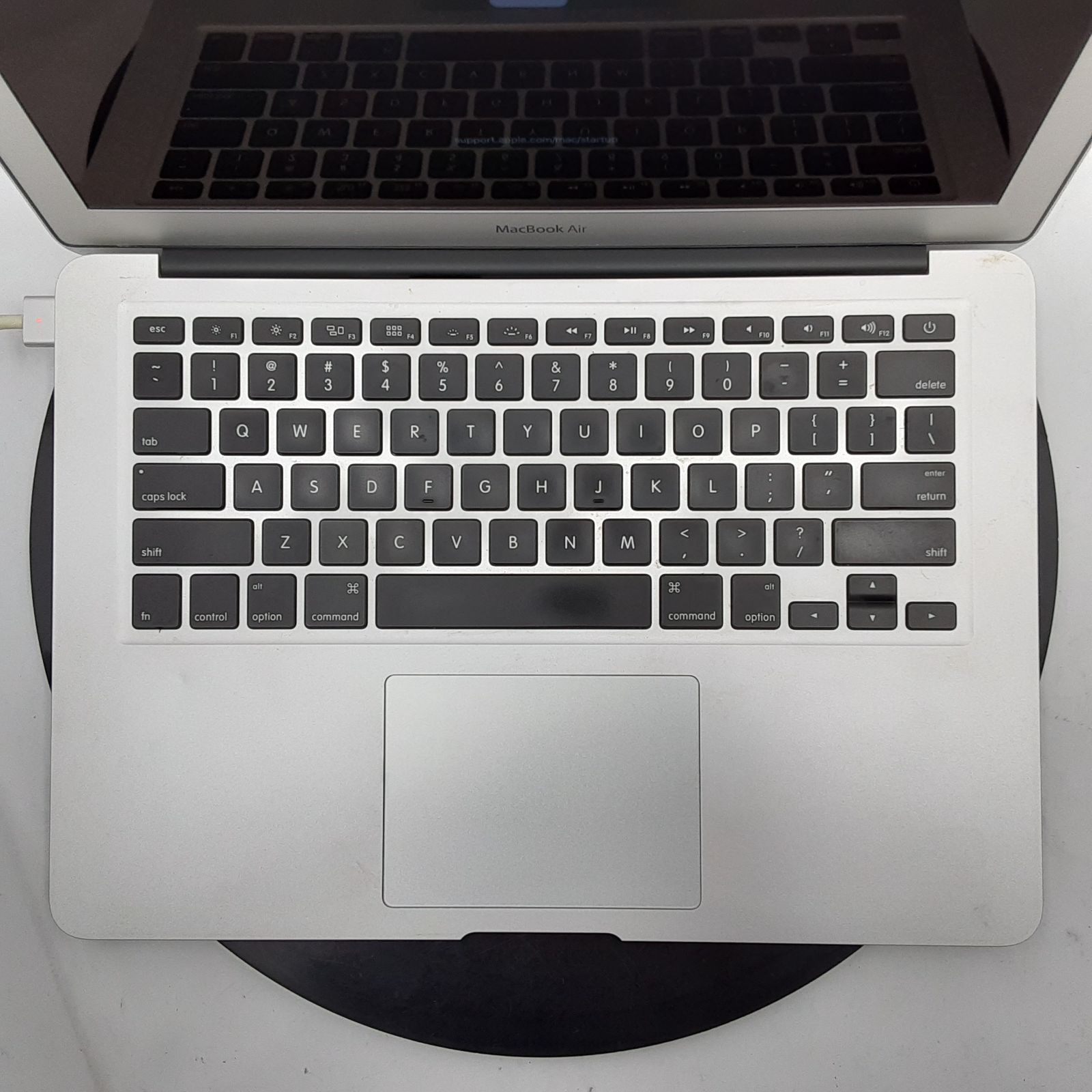 ジャンク扱い MacBook Air 13インチ Core i5シルバー ☆ジャンク/外観スレあり☆Apple MacBook Air 13インチ, 2017 シルバー