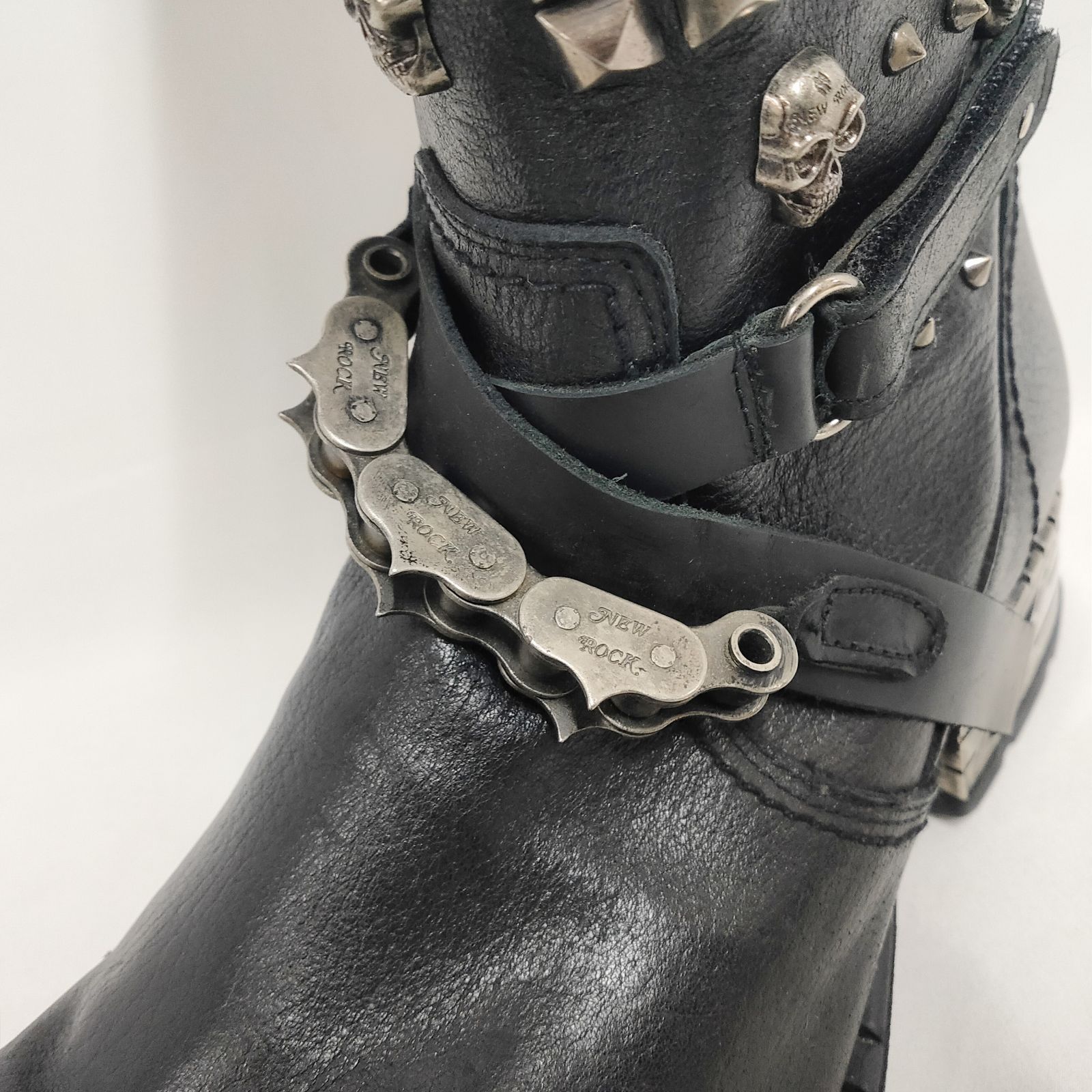 新品 未使用 ニューロック モトロック チェーン＆スタッズモデル