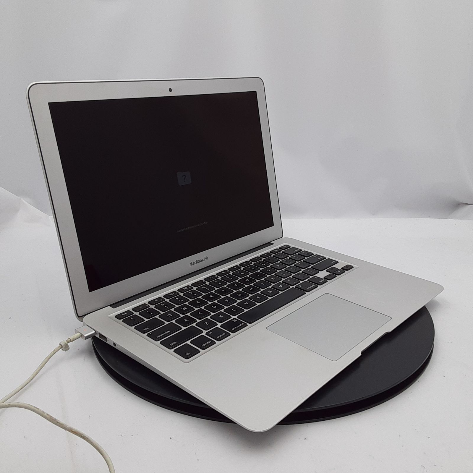 【週末特価】MacBook Air 2017 【ジャンク】 ☆ジャンク/外観スレあり☆Apple MacBook Air 13インチ, 2017 シルバー