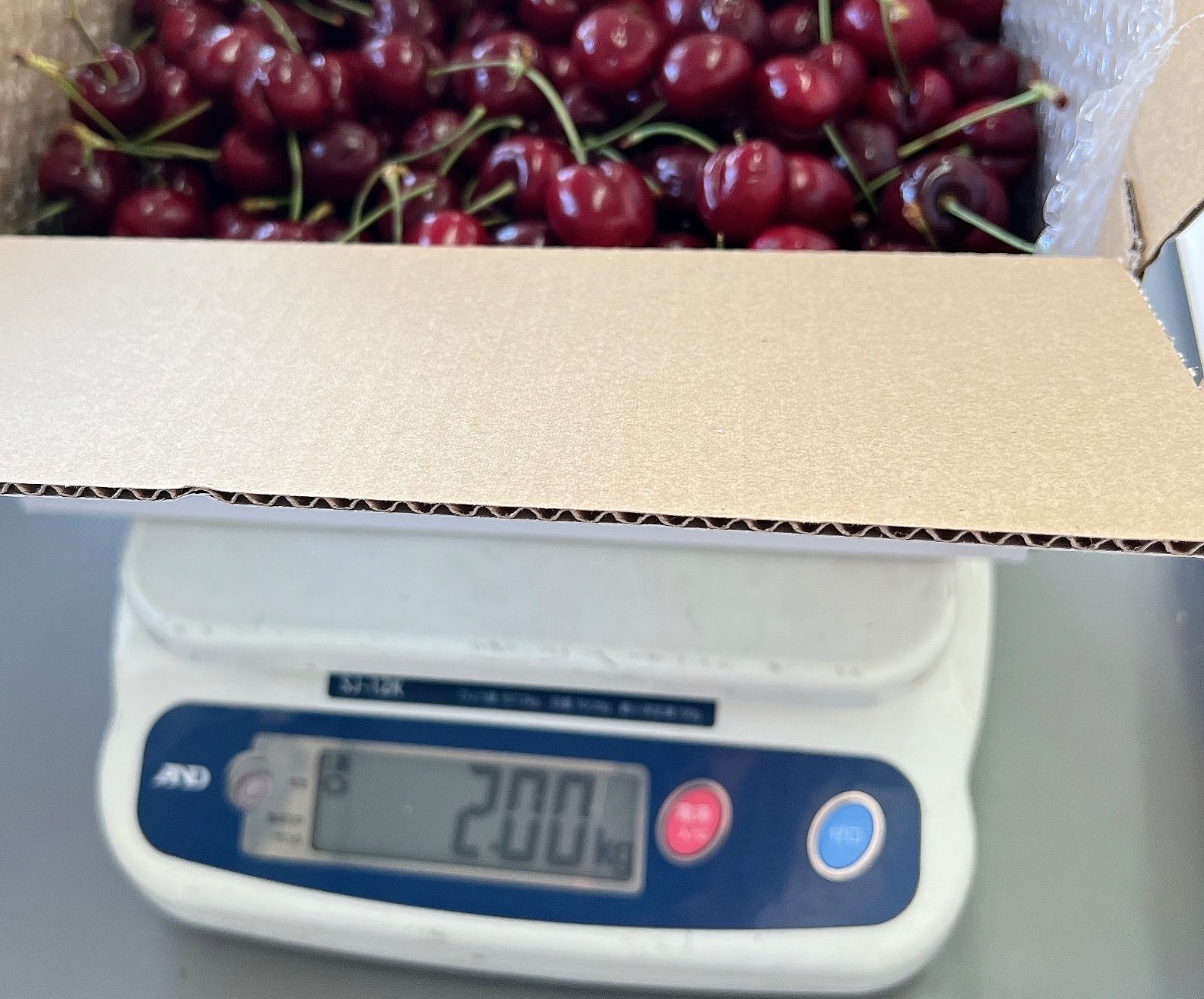 高級プレミアムチェリー 9.5R 2kg さくらんぼ ダークチェリー - メルカリ