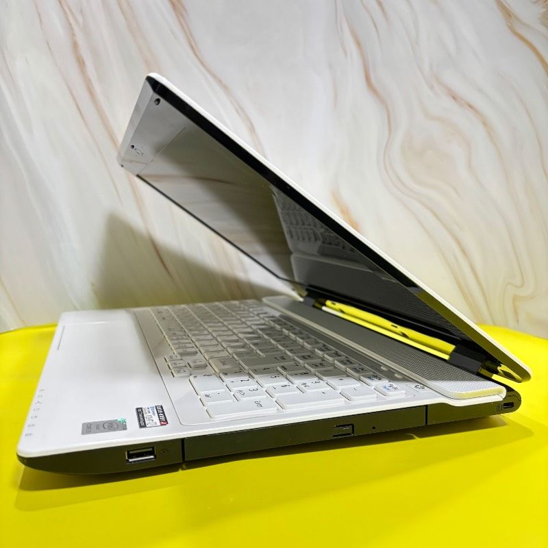 美品✨新品SSDで爆速✨ windows11 ノートパソコン✨LAVIE✨オフィス