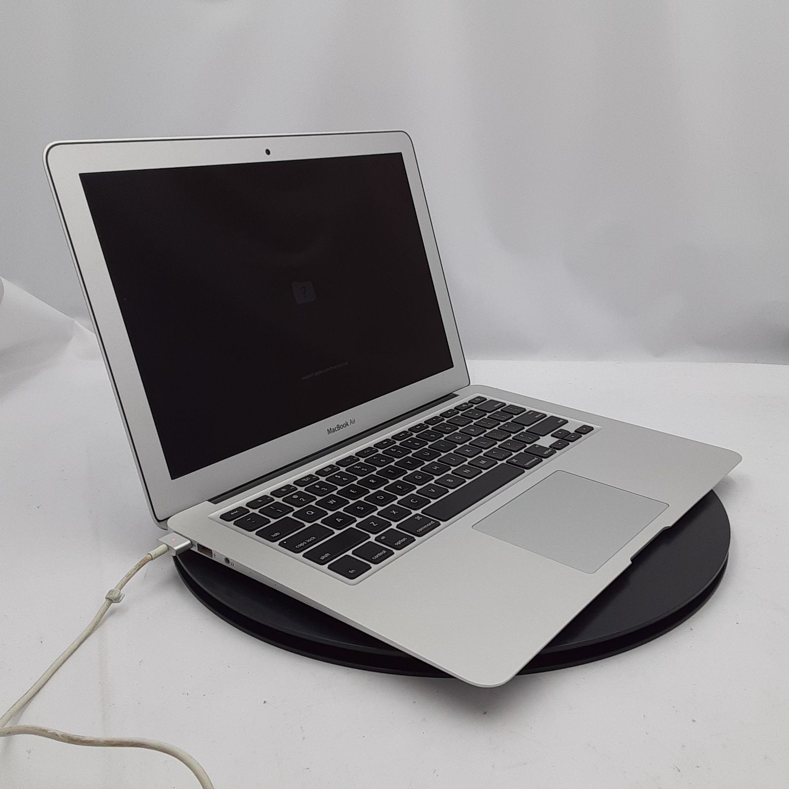 ☆ジャンク/外観スレあり☆Apple MacBook Air 13インチ, 2017 シルバー