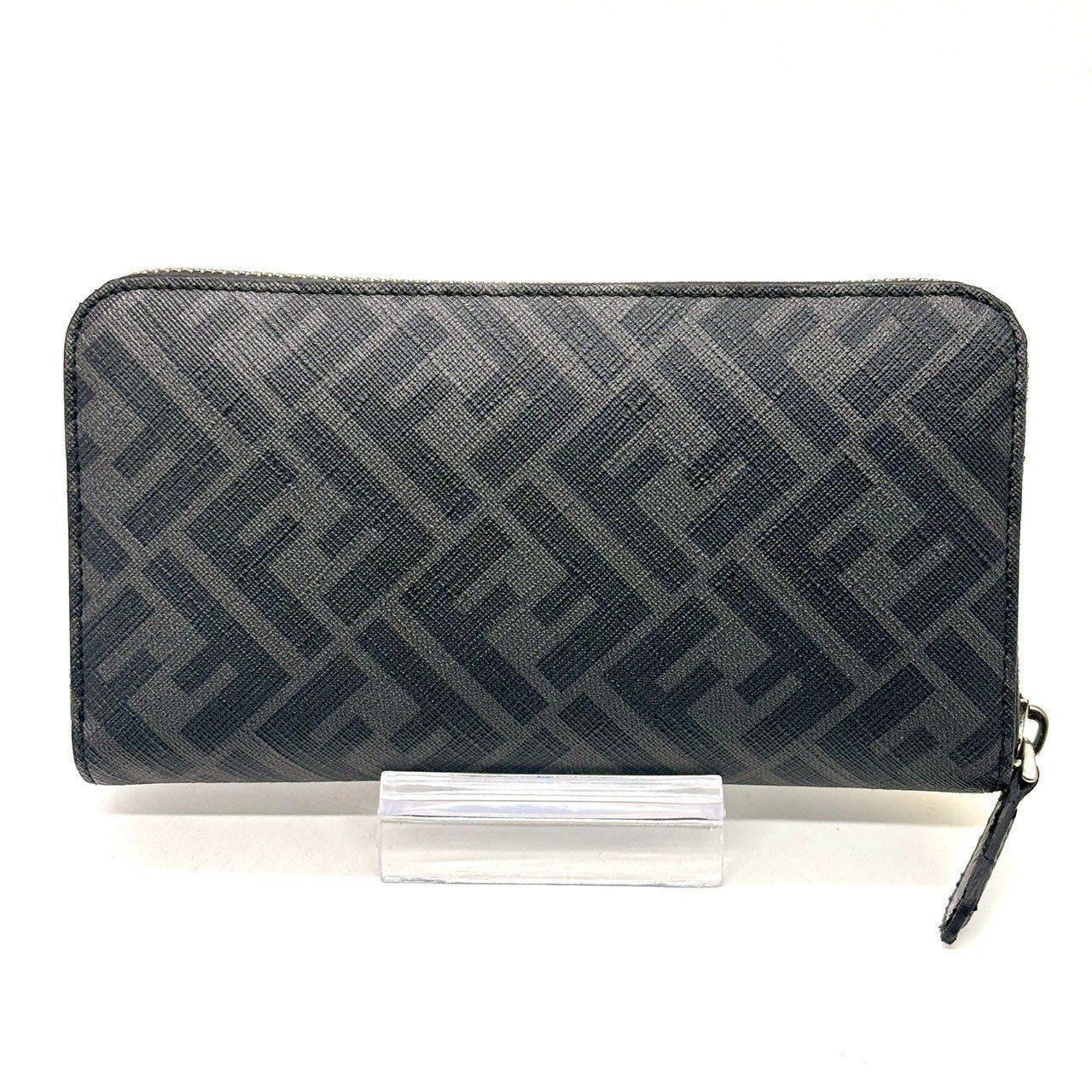 定番に、角度をつける】 FENDI 長財布 ダイアゴナル ラウンド 